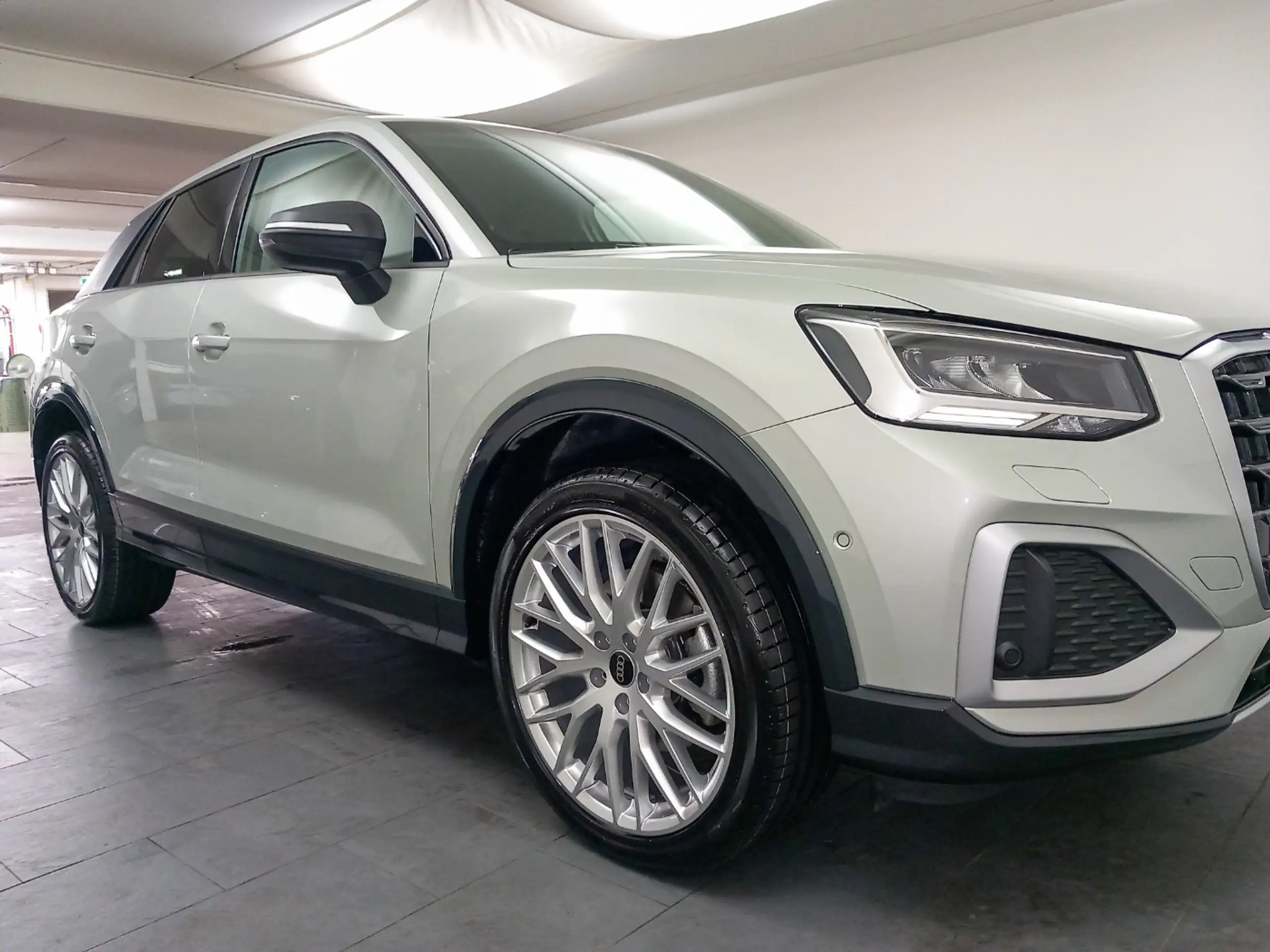 Audi - Q2