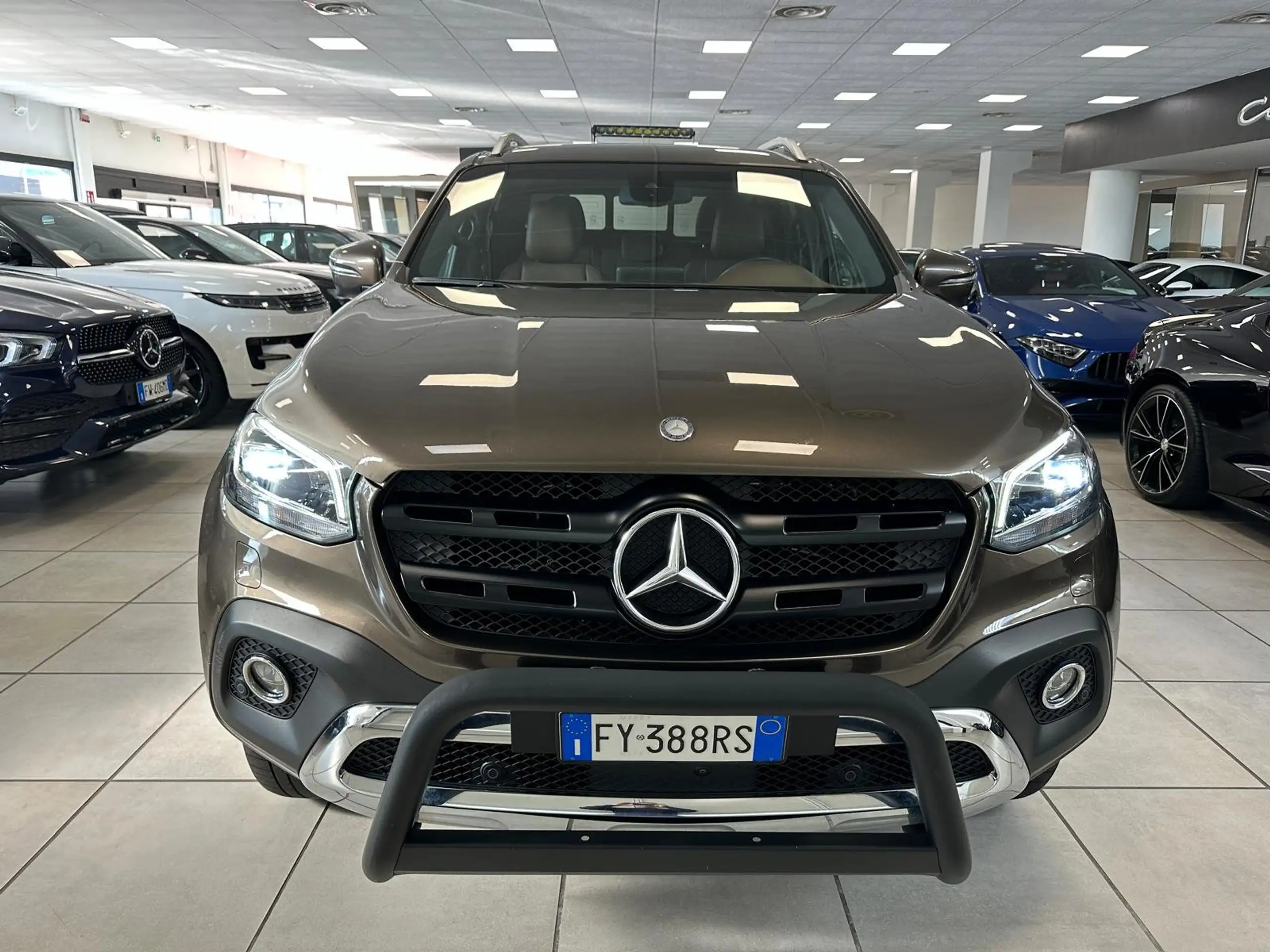 Mercedes-Benz - X 250