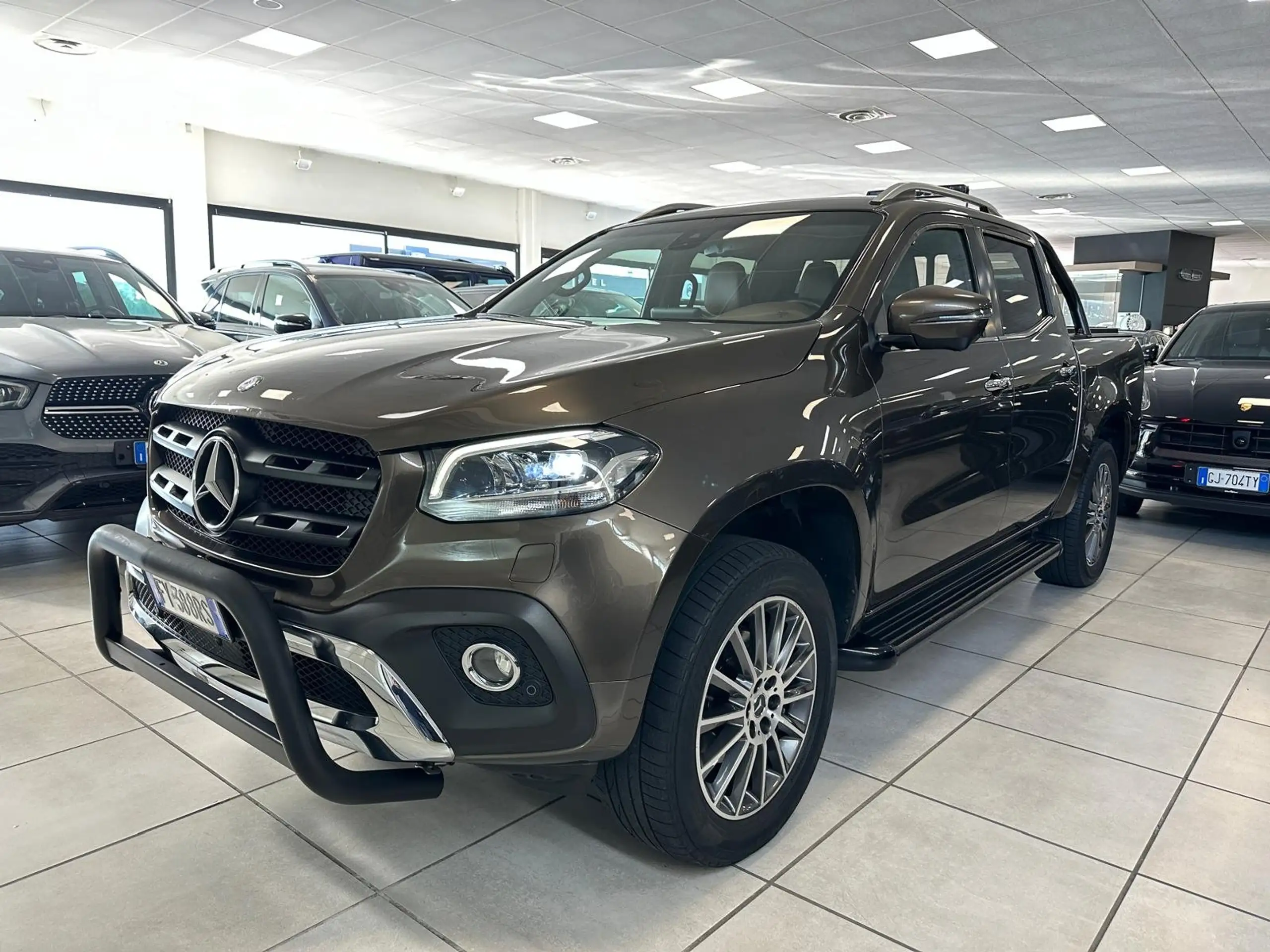 Mercedes-Benz - X 250