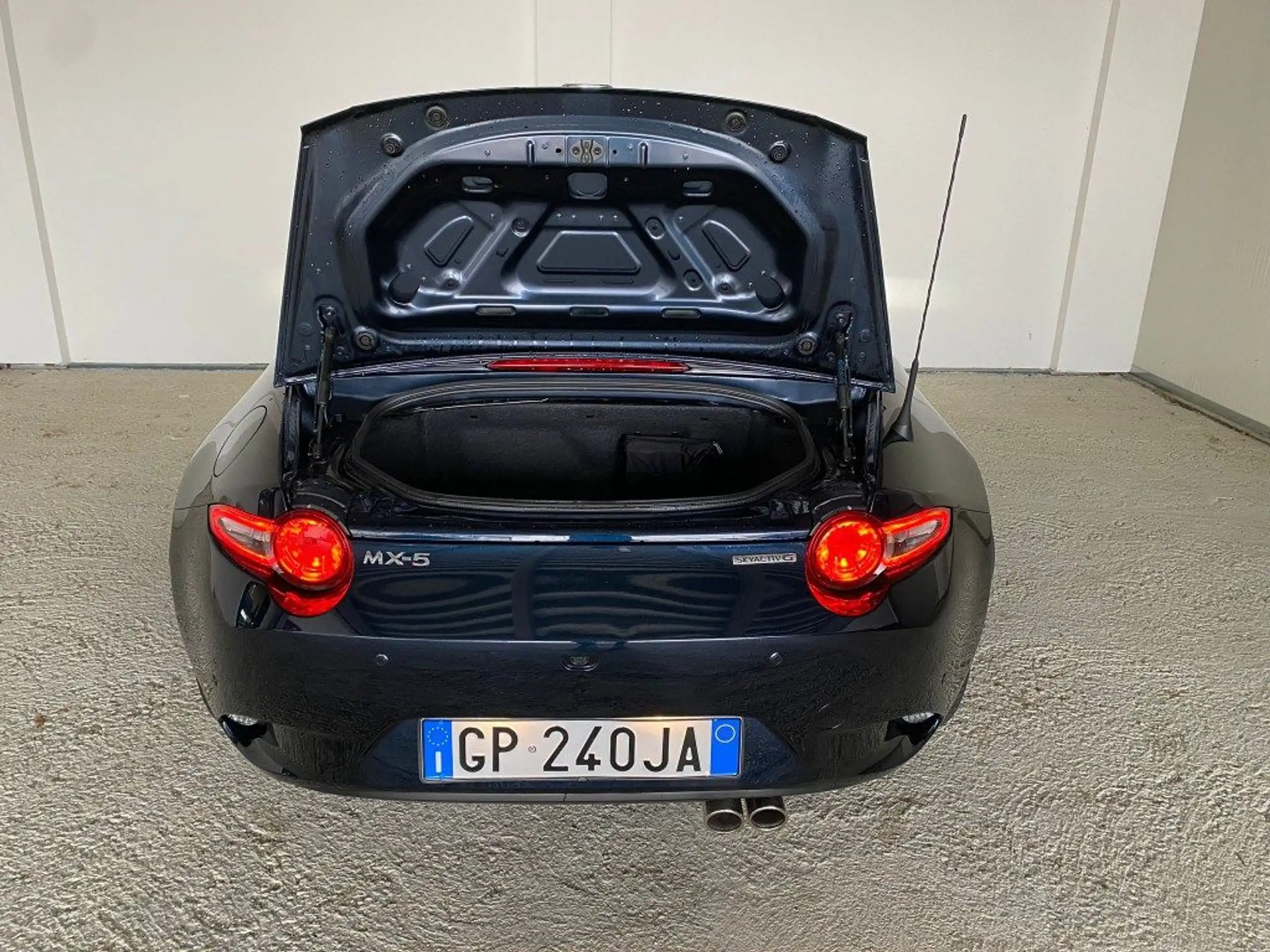 Mazda - MX-5