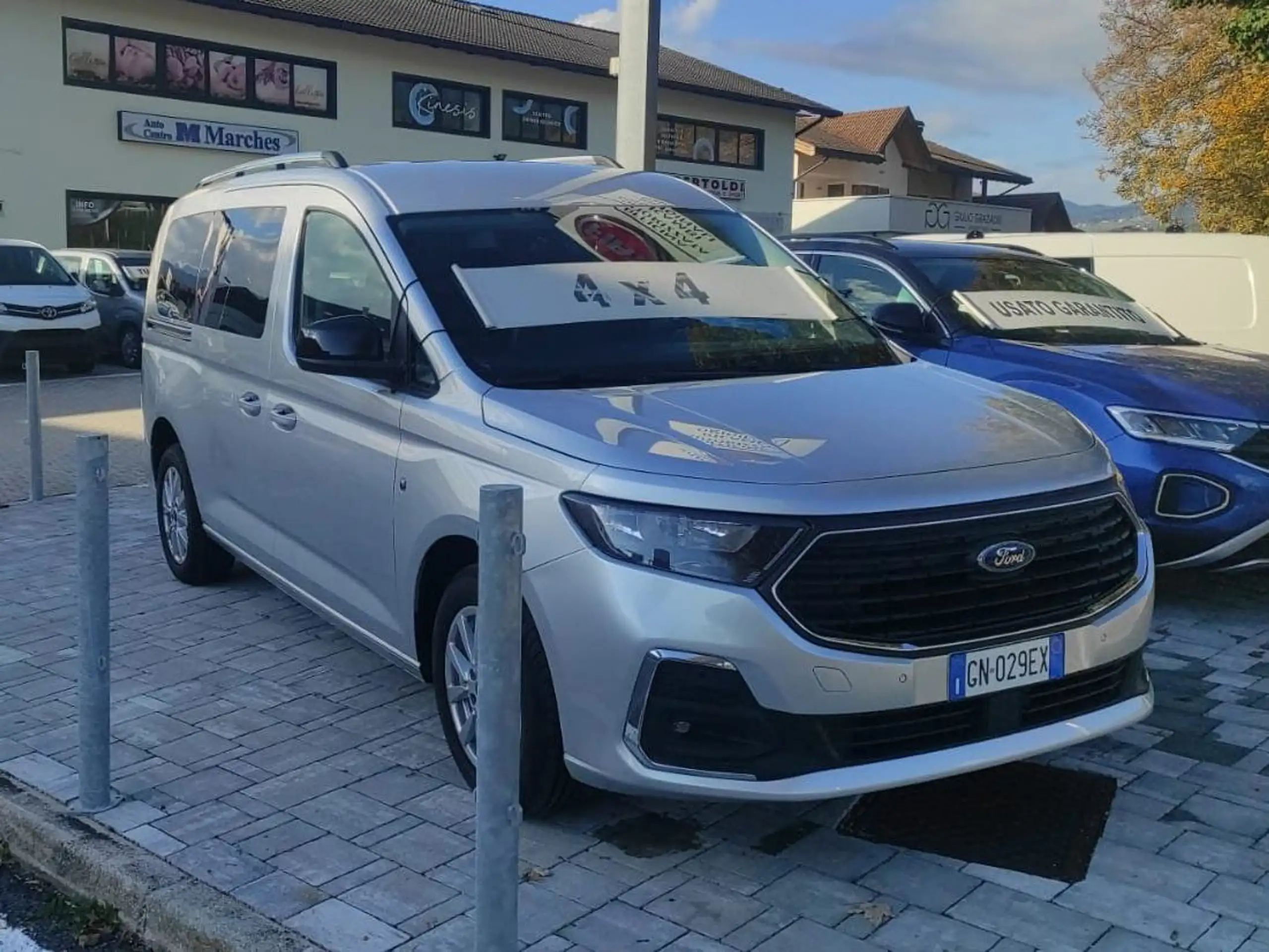 Ford Grand Tourneo 2023