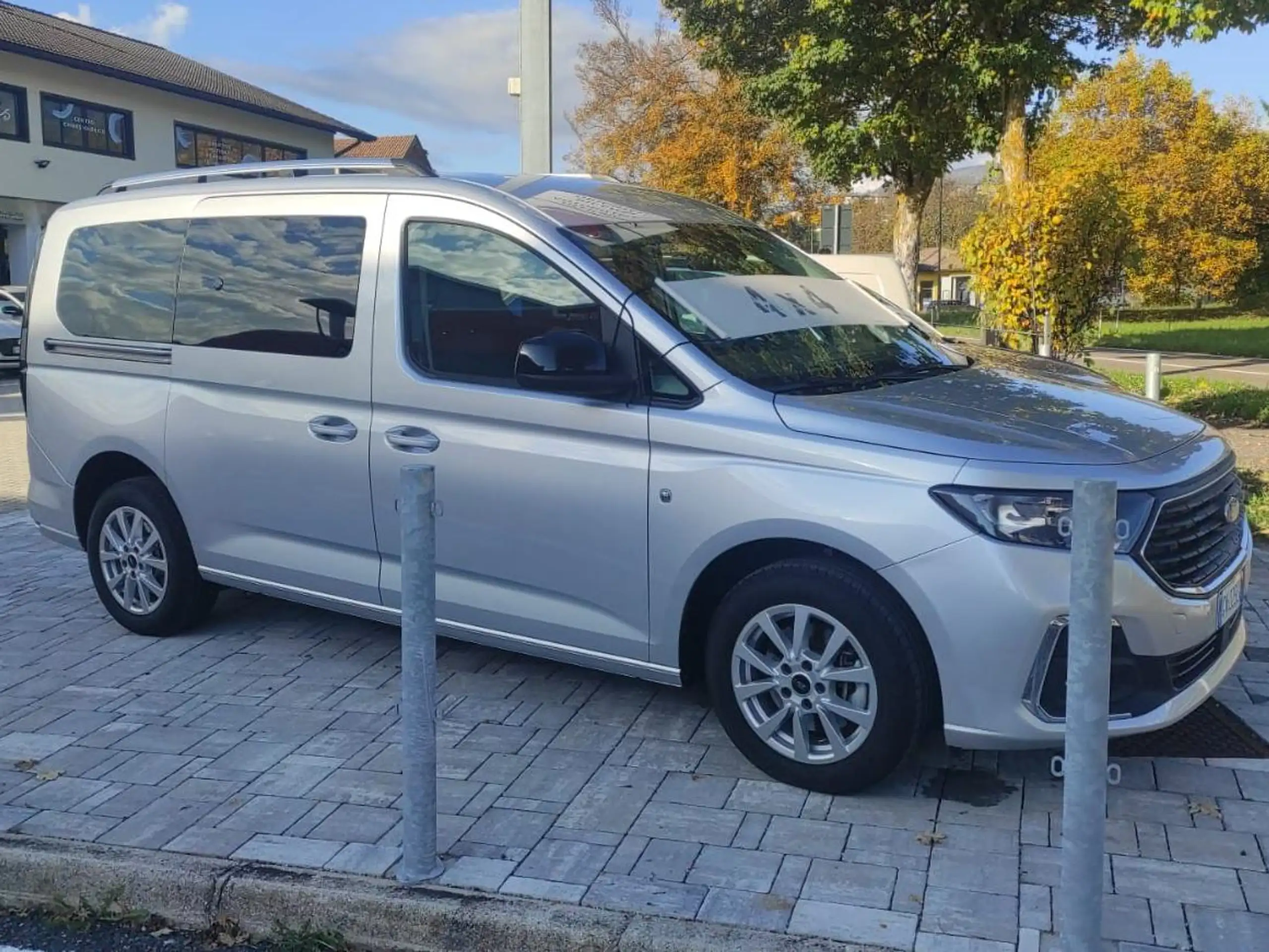 Ford - Grand Tourneo