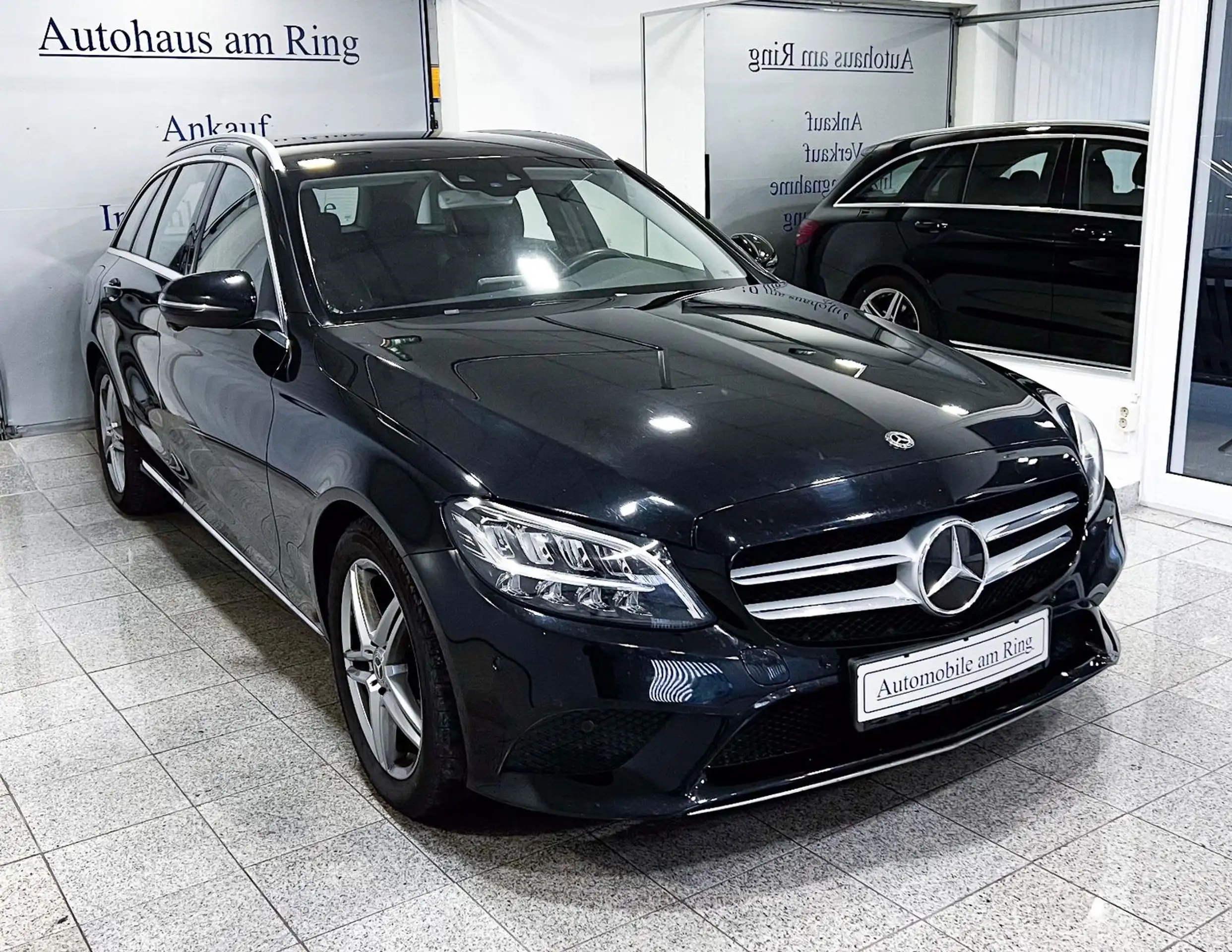 Mercedes-Benz - C 220