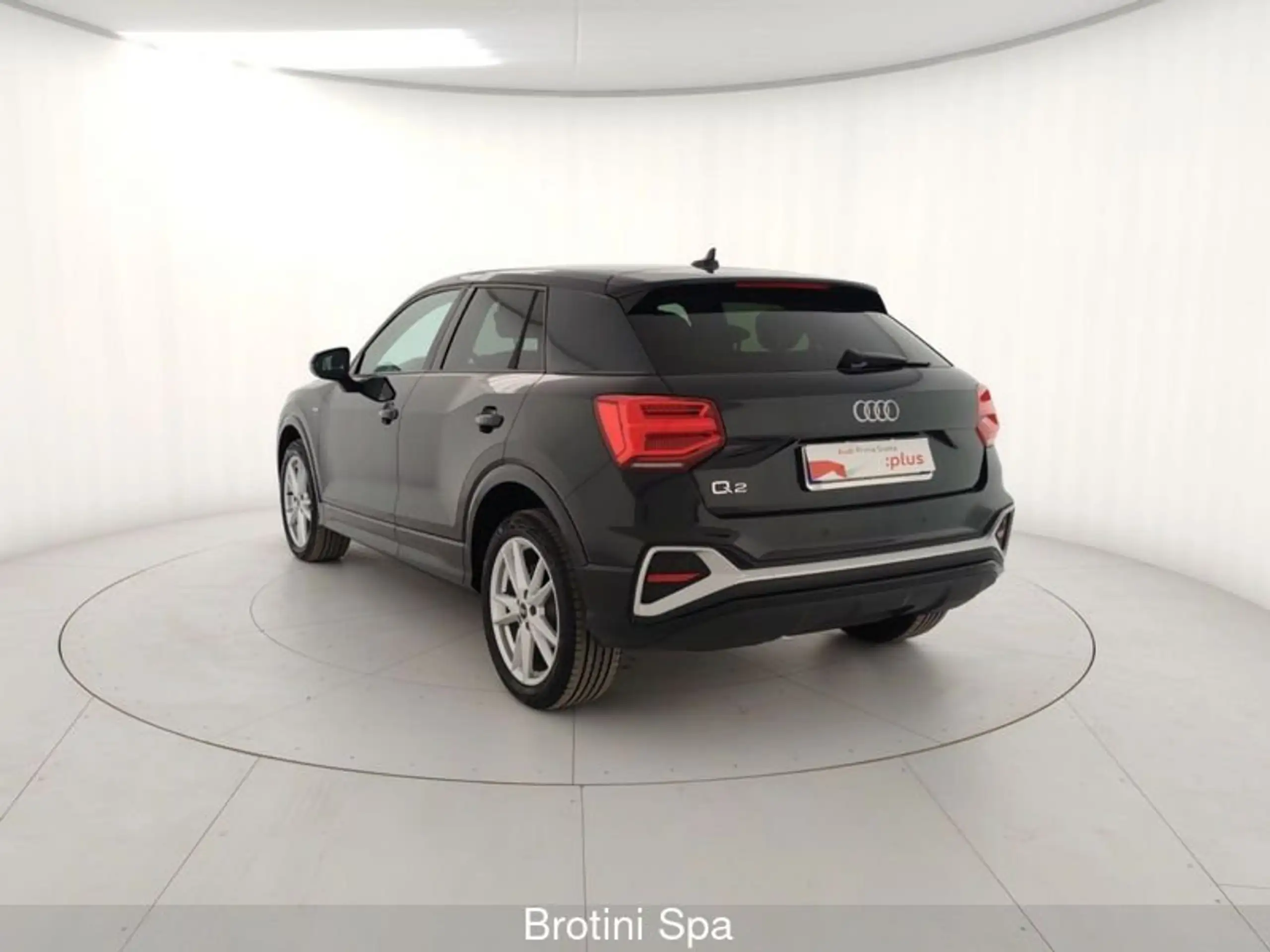 Audi - Q2