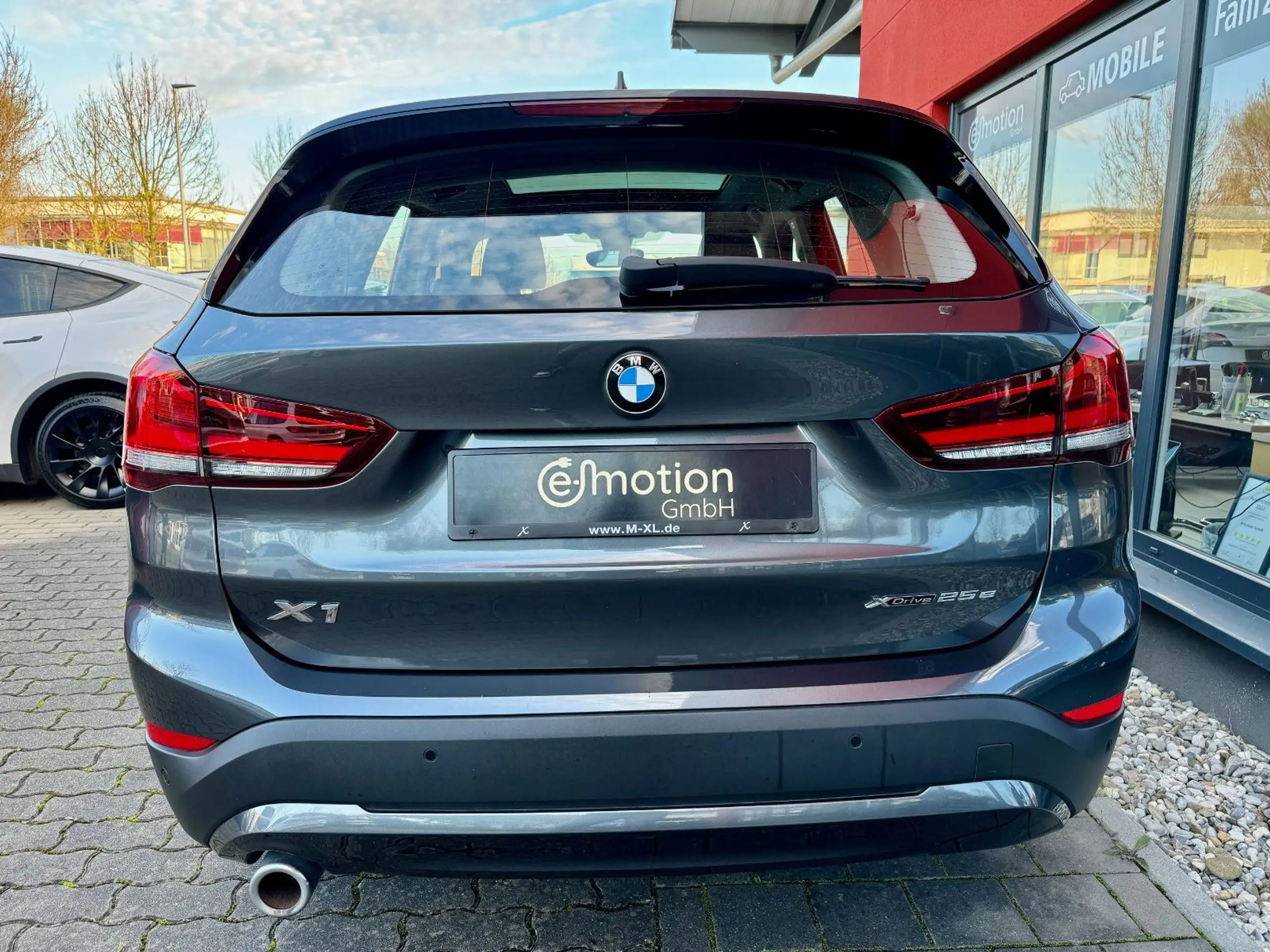 BMW - X1