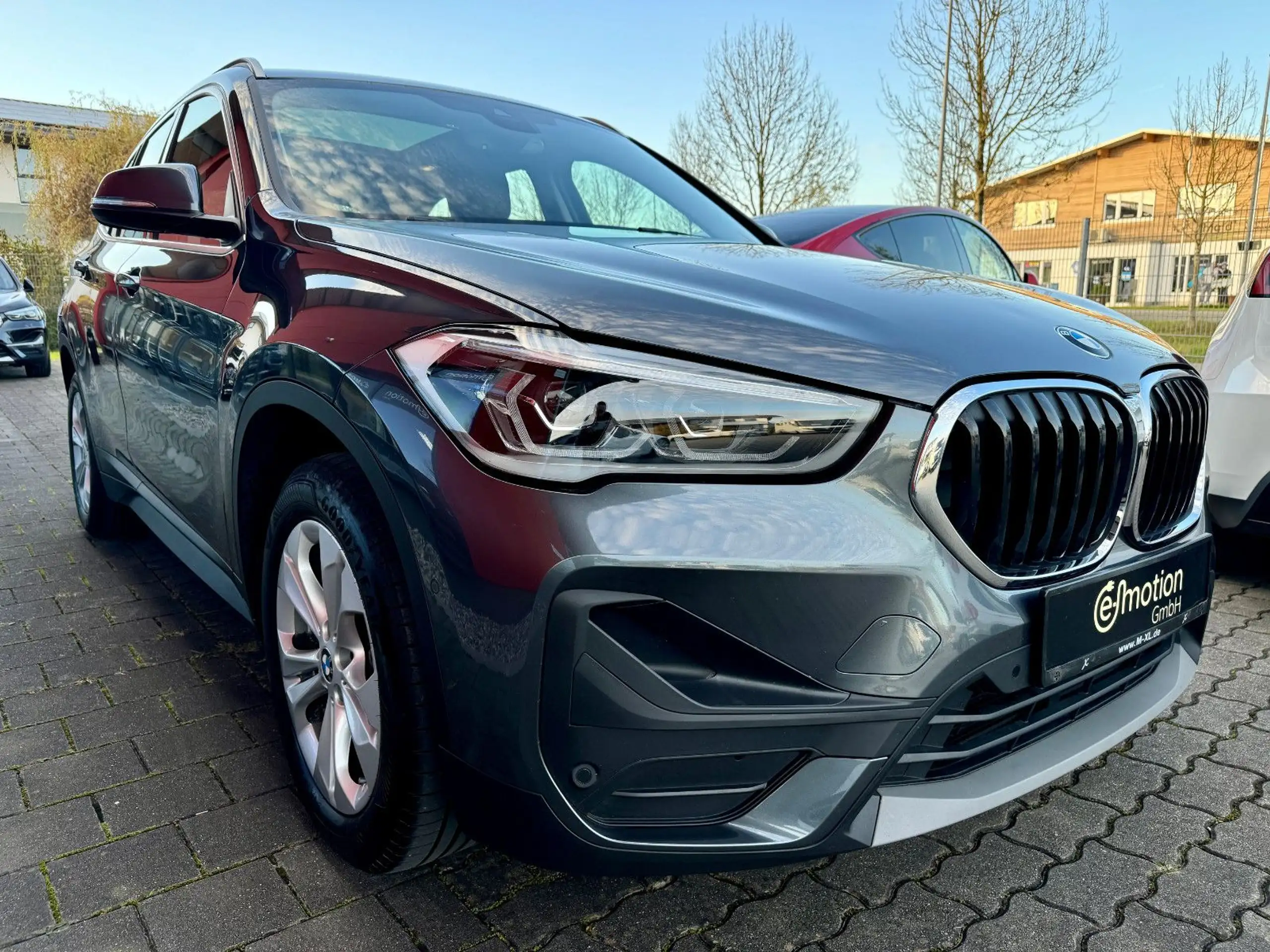 BMW - X1