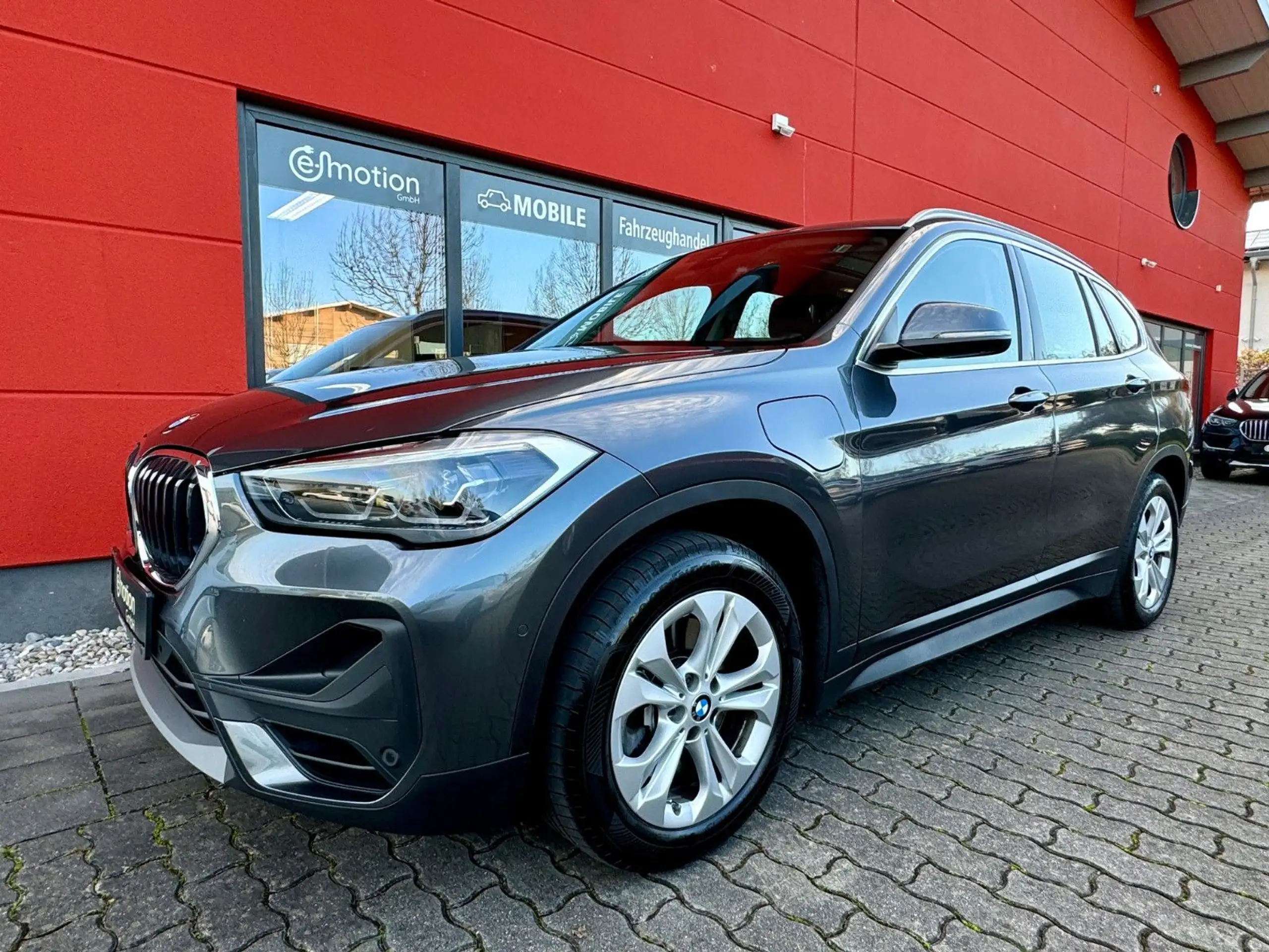 BMW - X1