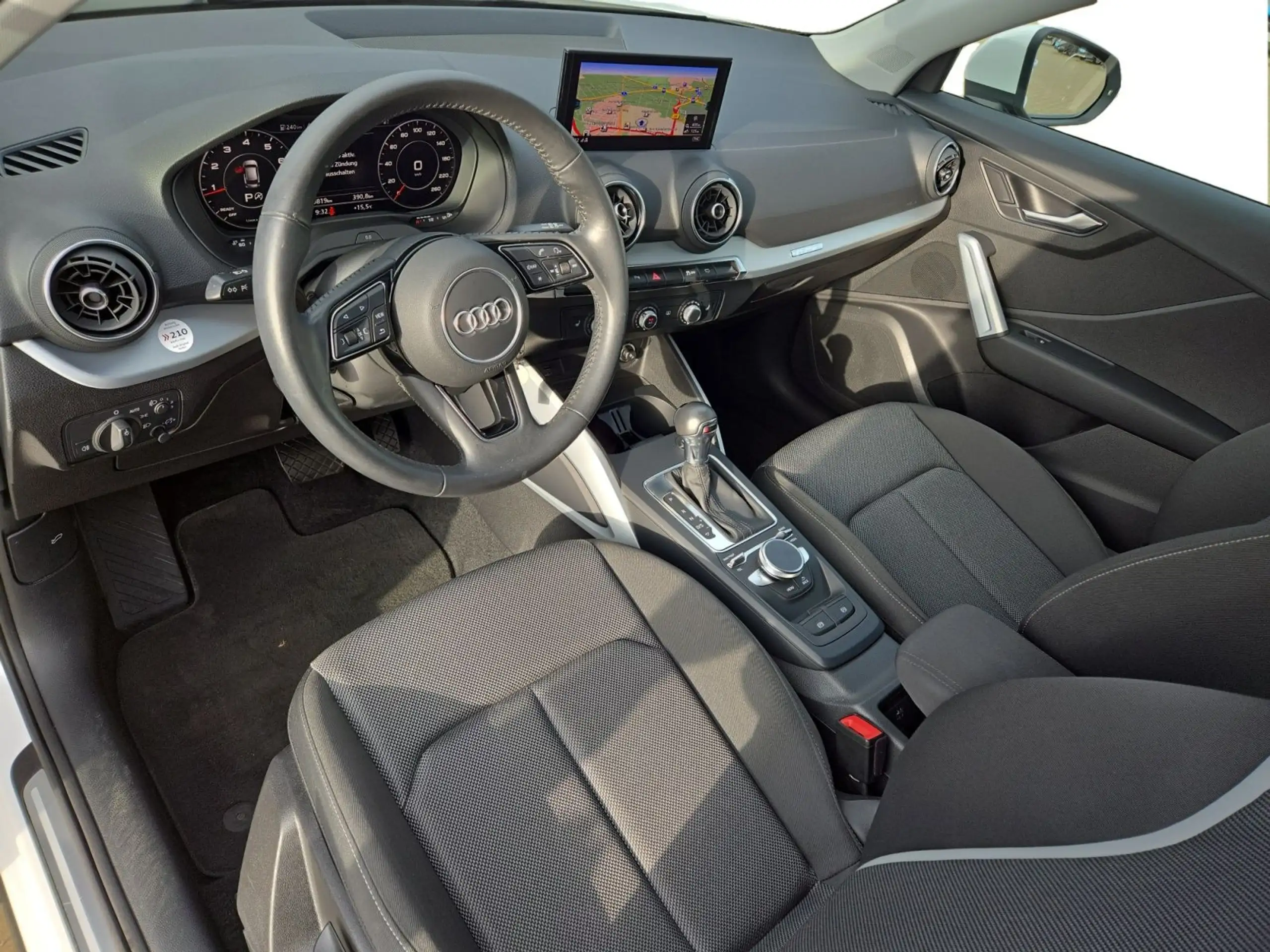 Audi - Q2