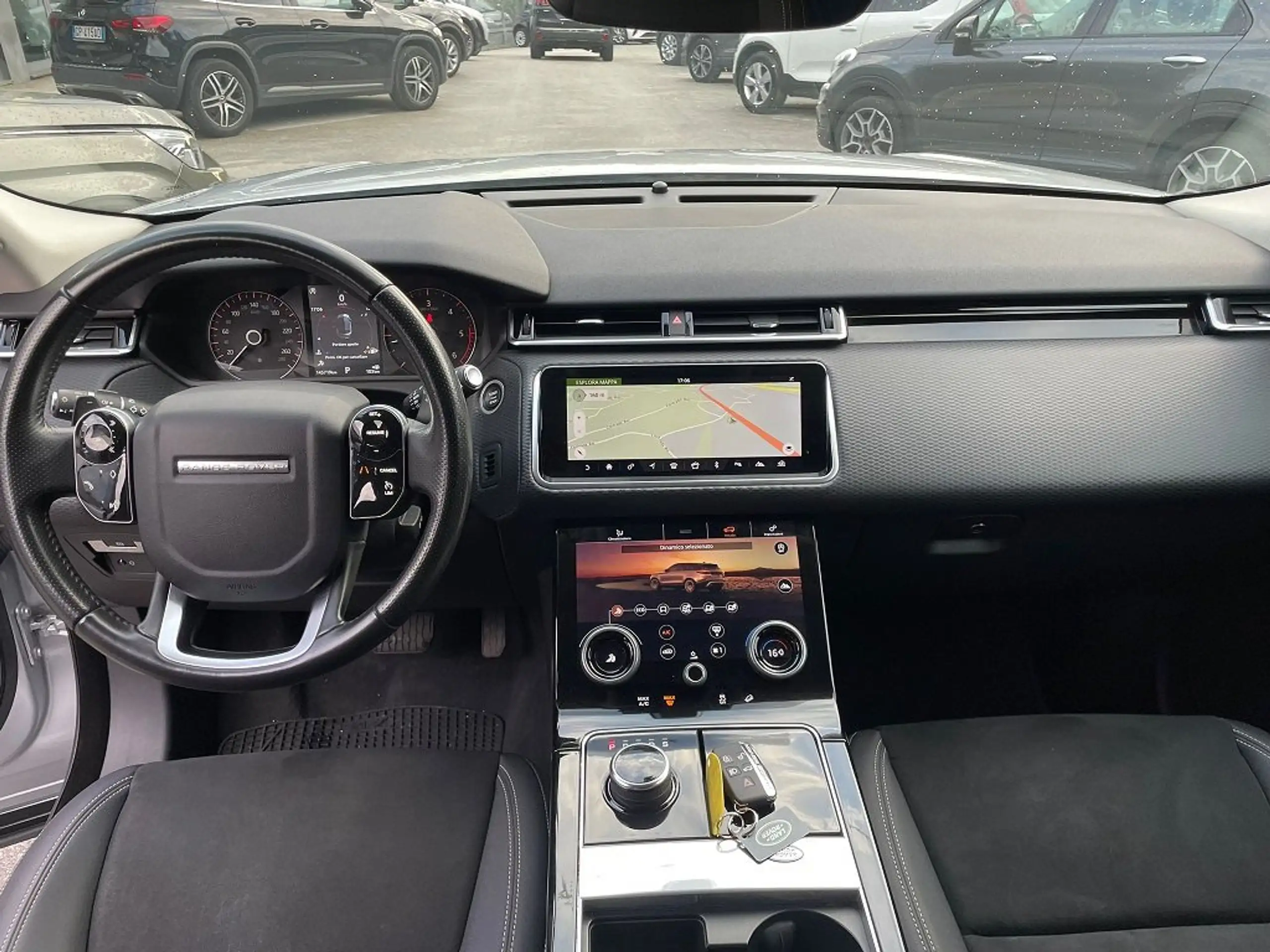 Land Rover - Range Rover Velar