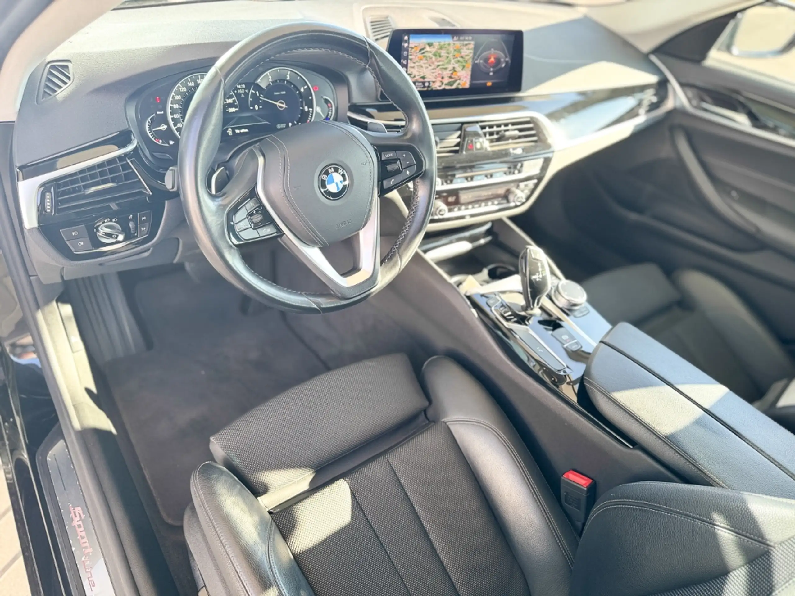 BMW - 525