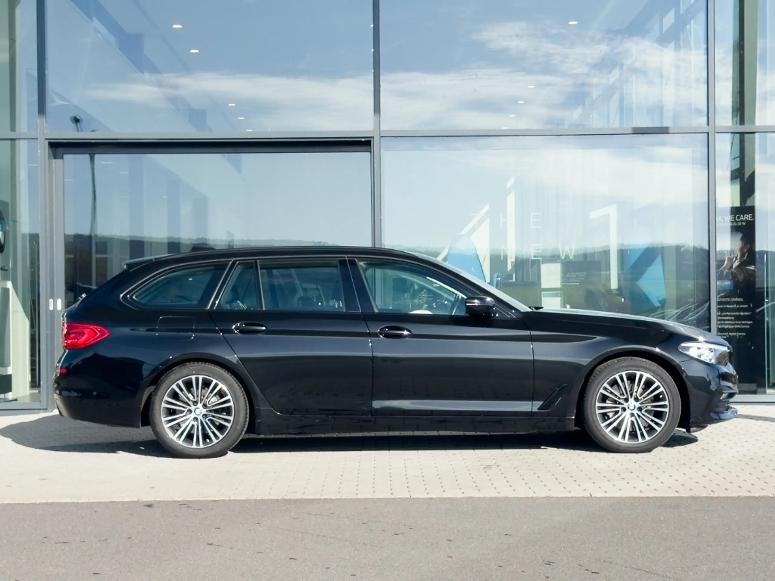 BMW - 525