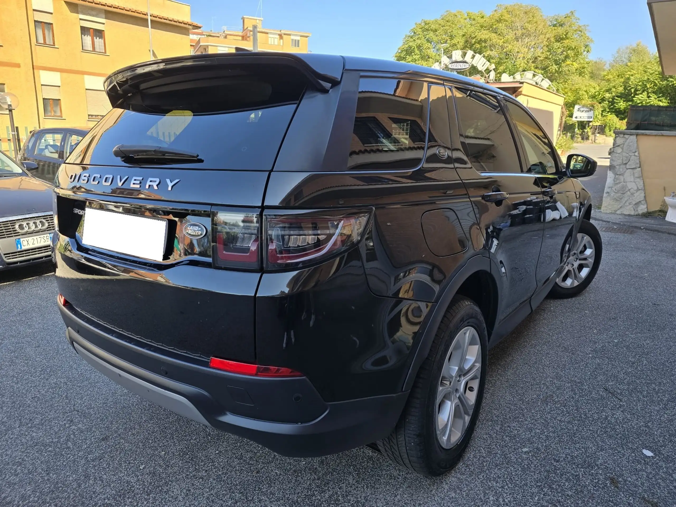 Land Rover - Discovery Sport