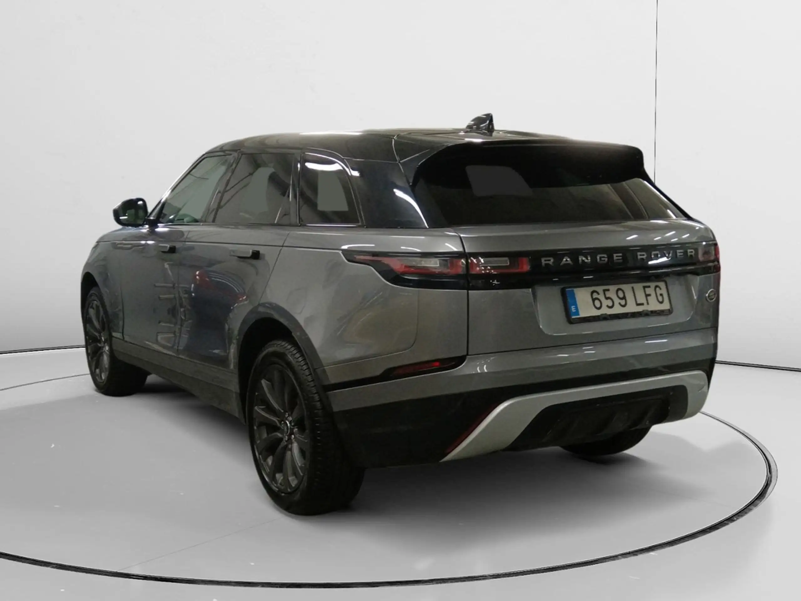 Land Rover - Range Rover Velar