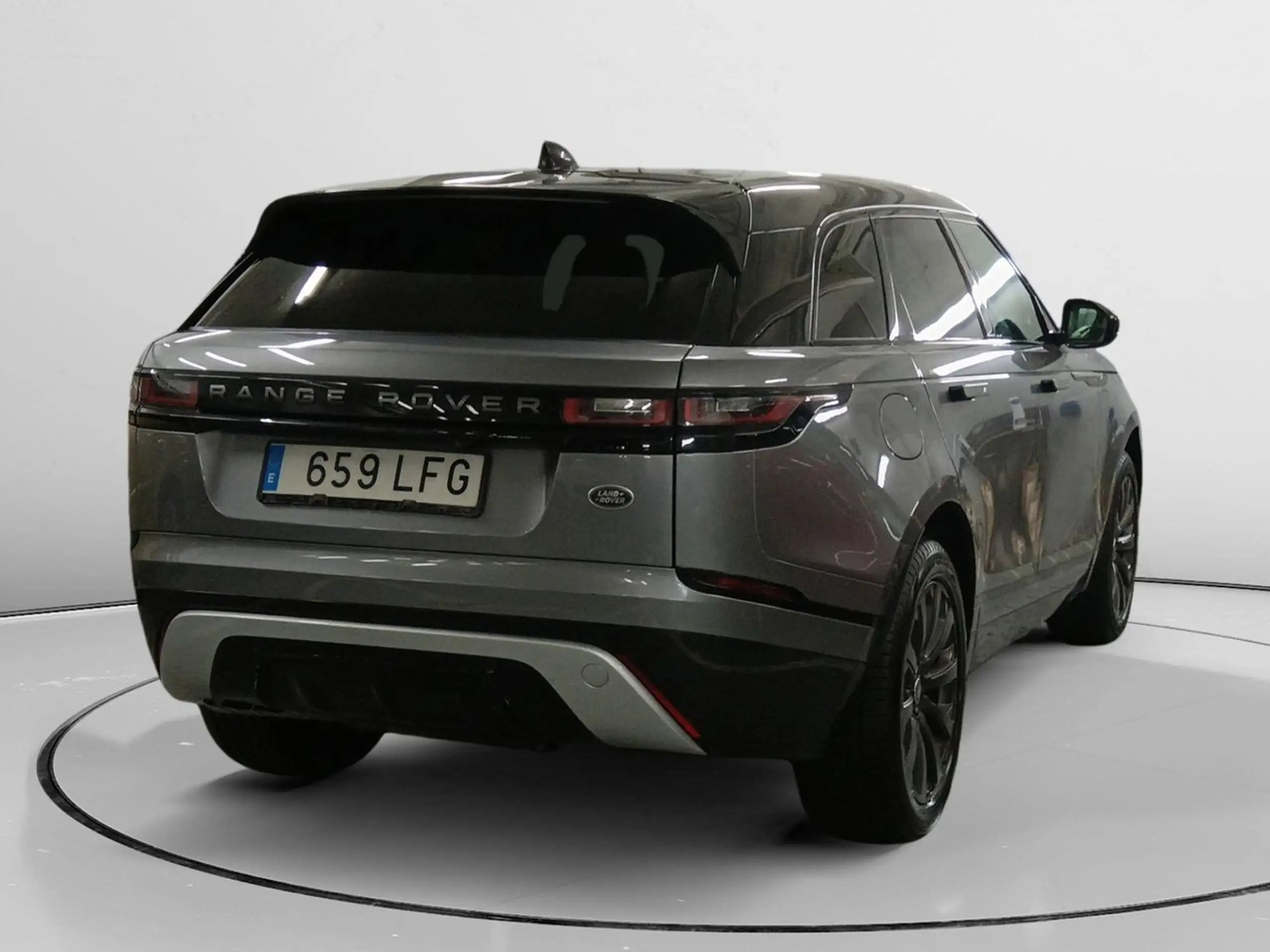 Land Rover - Range Rover Velar