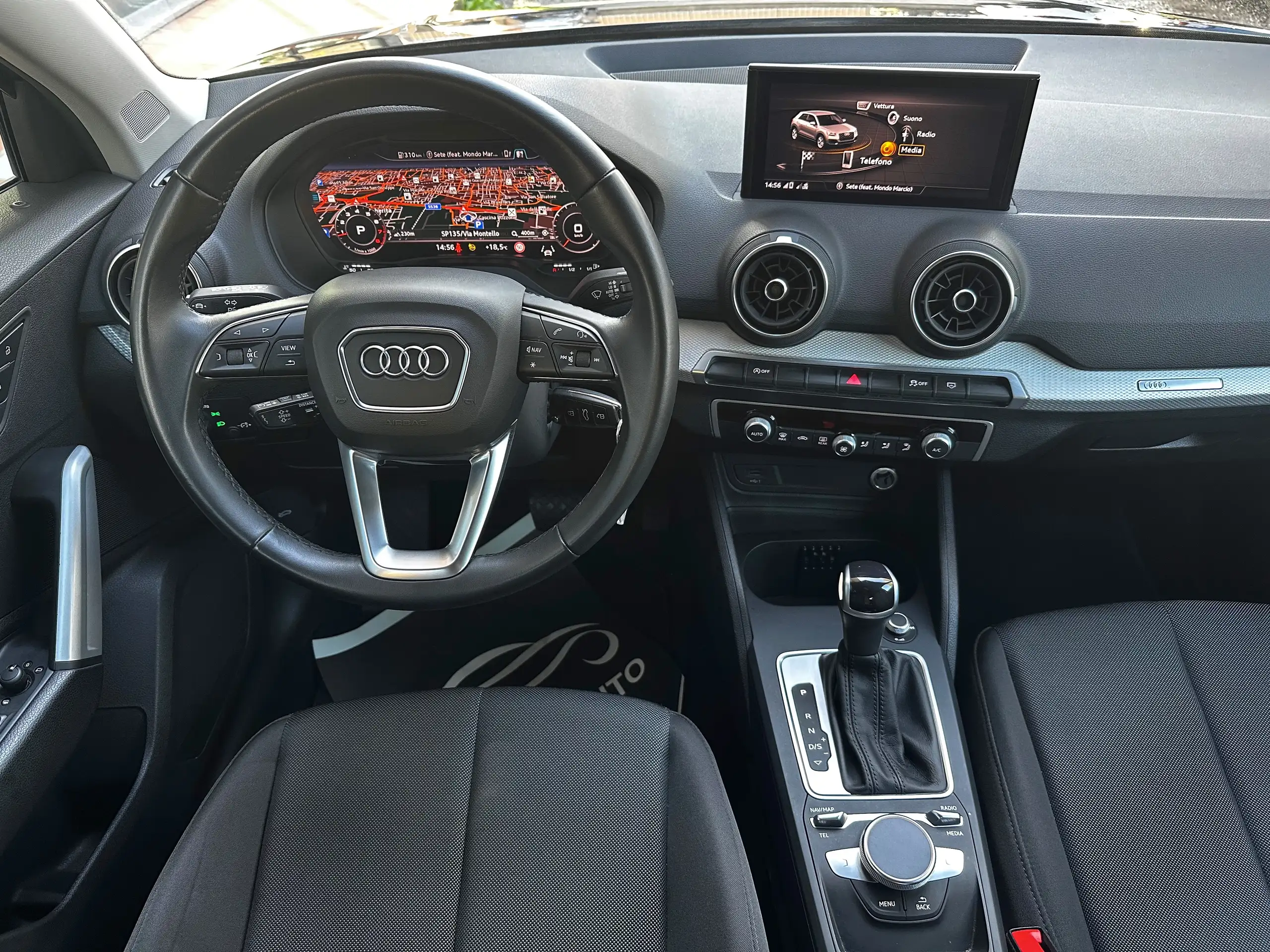 Audi - Q2