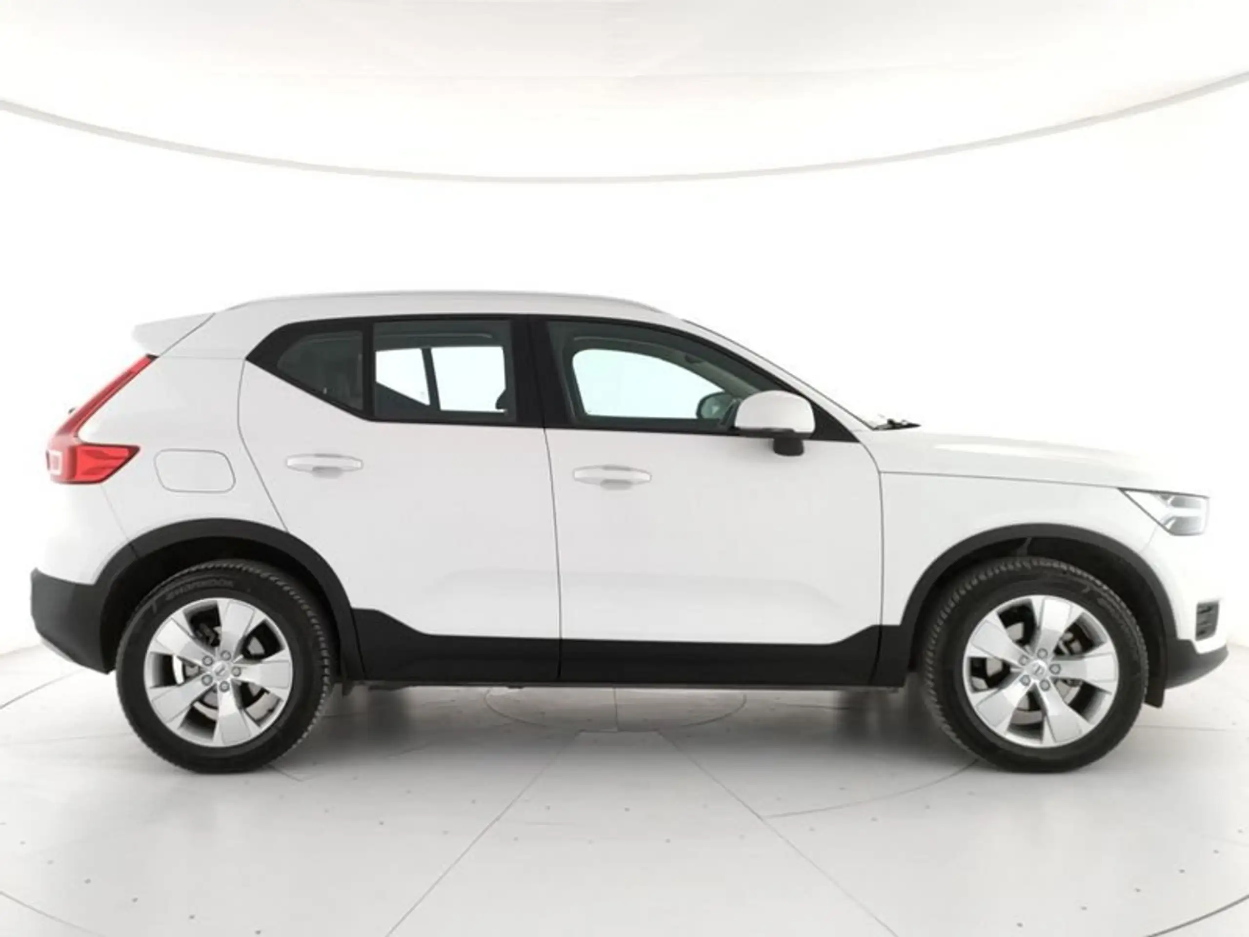 Volvo - XC40