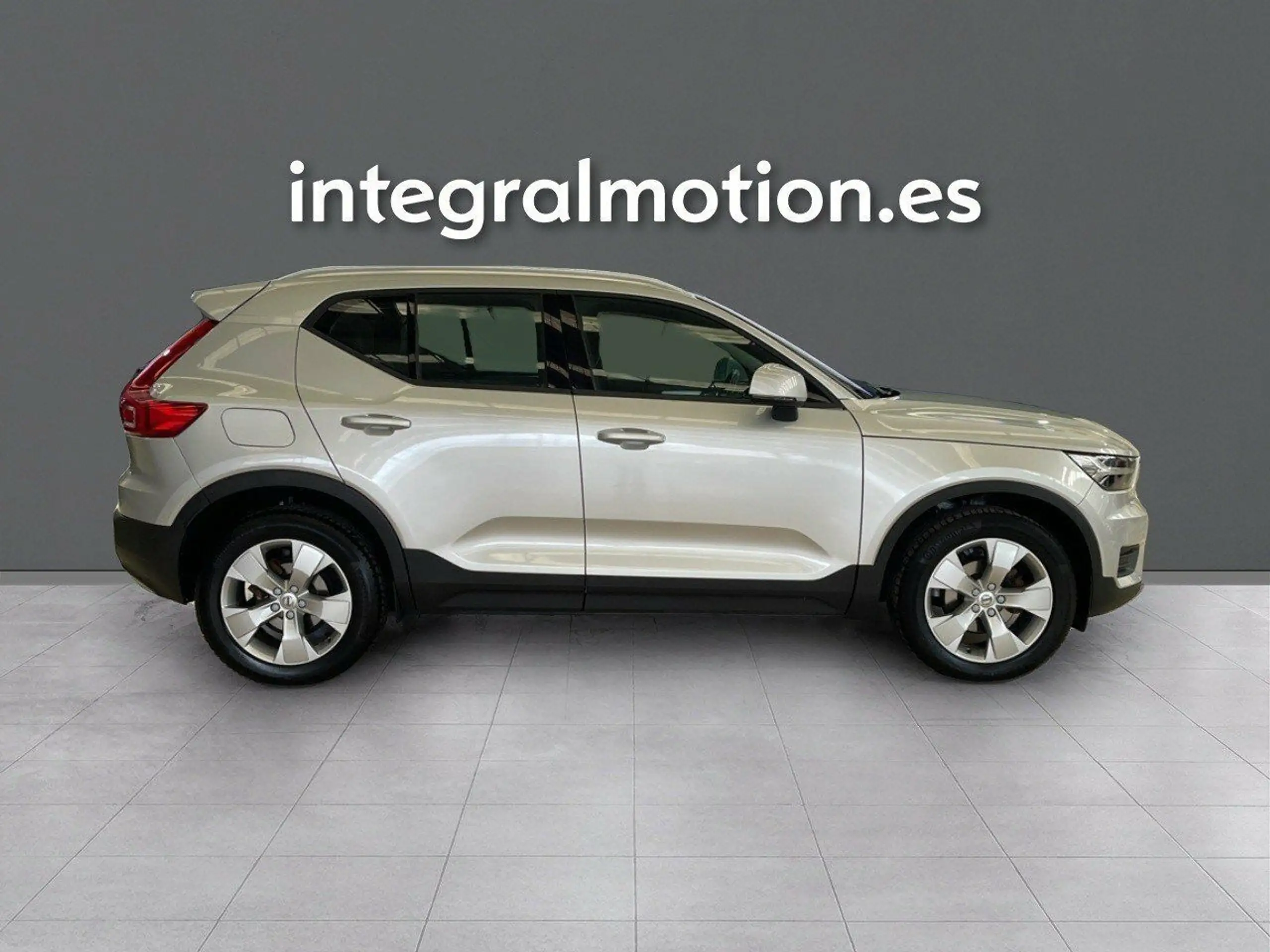 Volvo - XC40