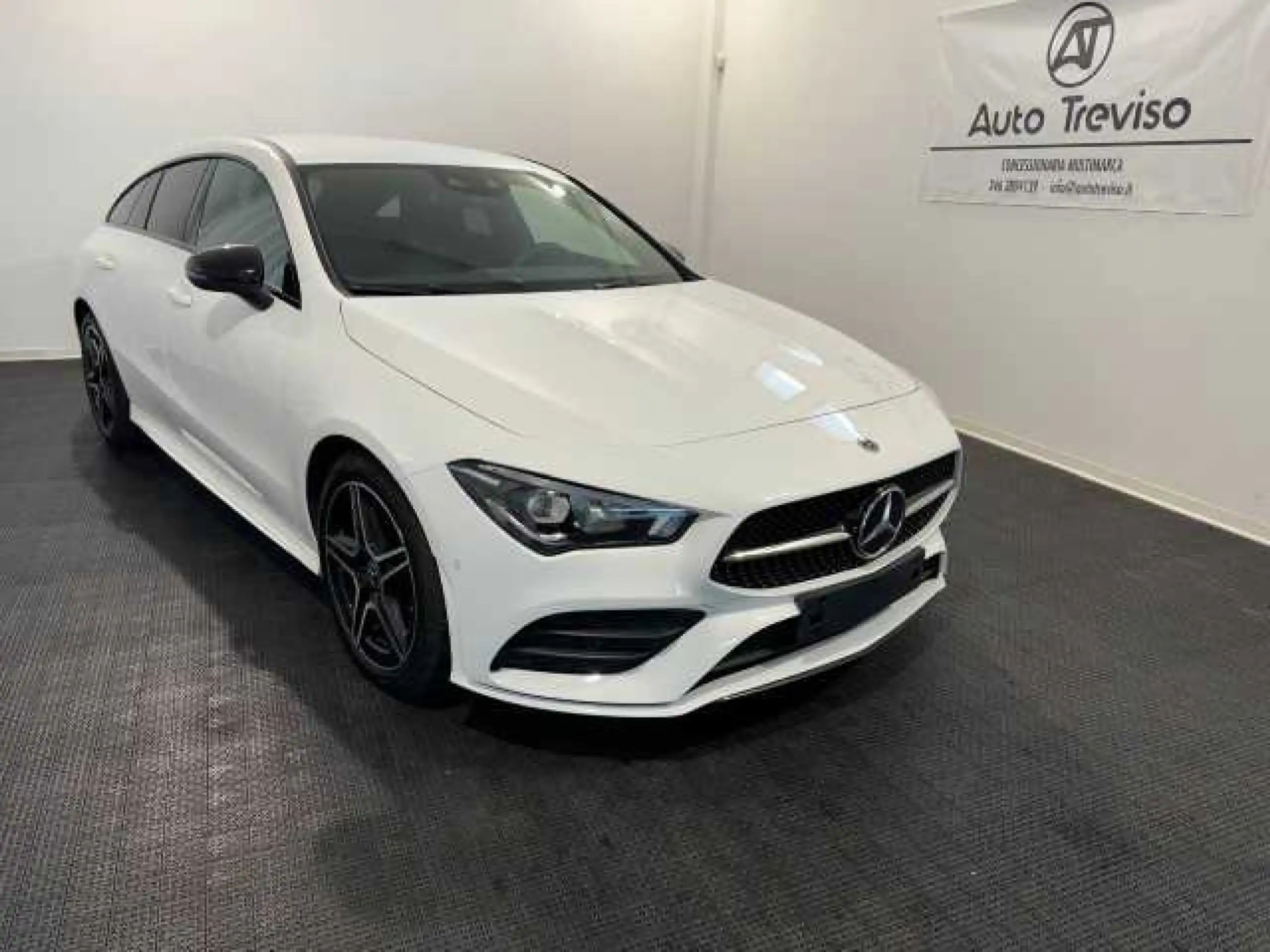 Mercedes-Benz - CLA 200