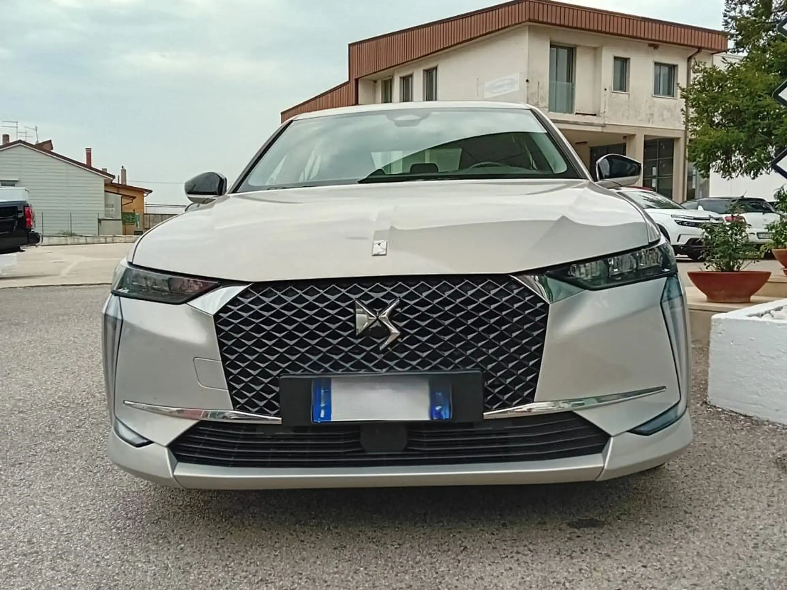 DS Automobiles - DS 4