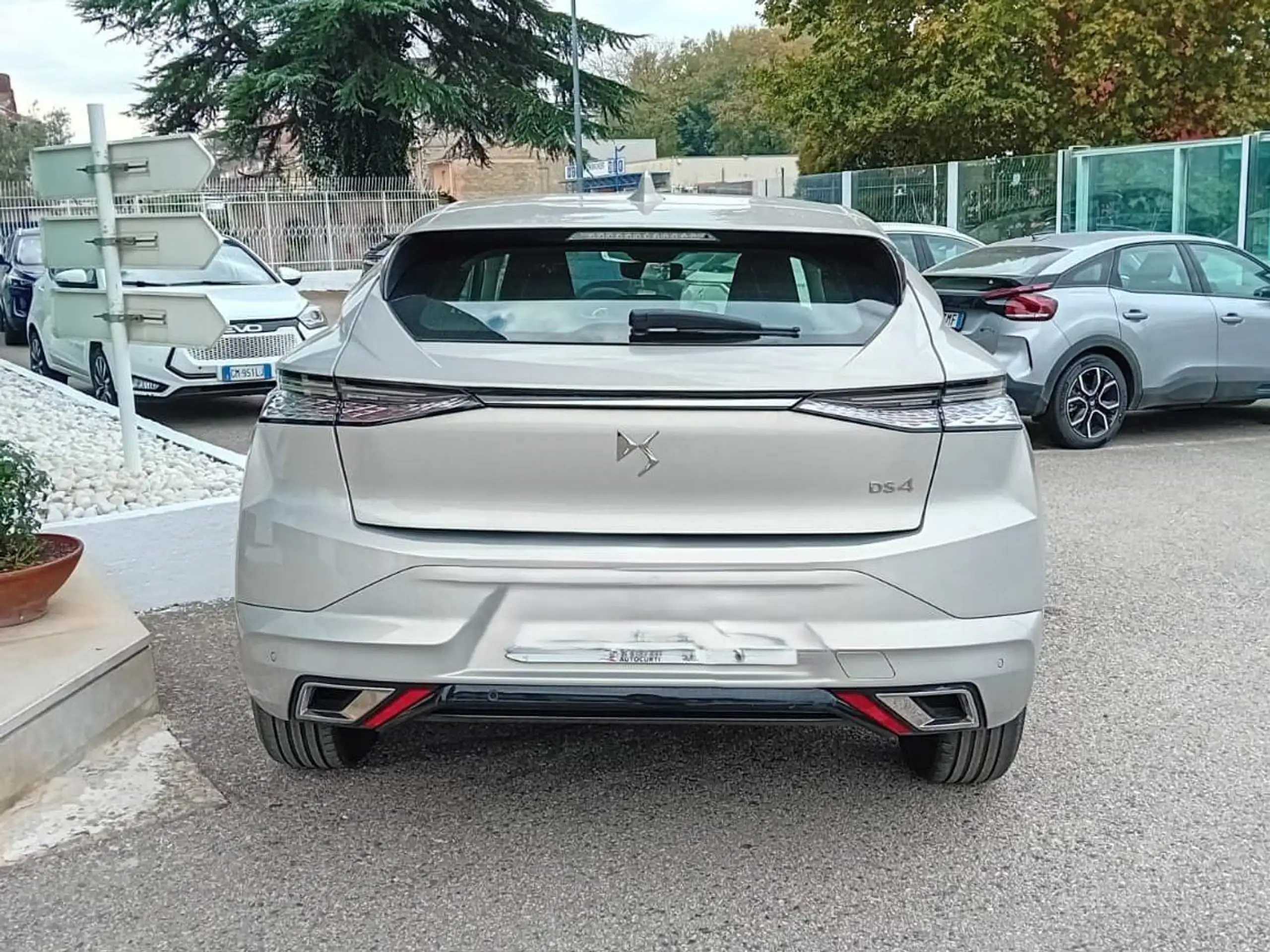 DS Automobiles - DS 4