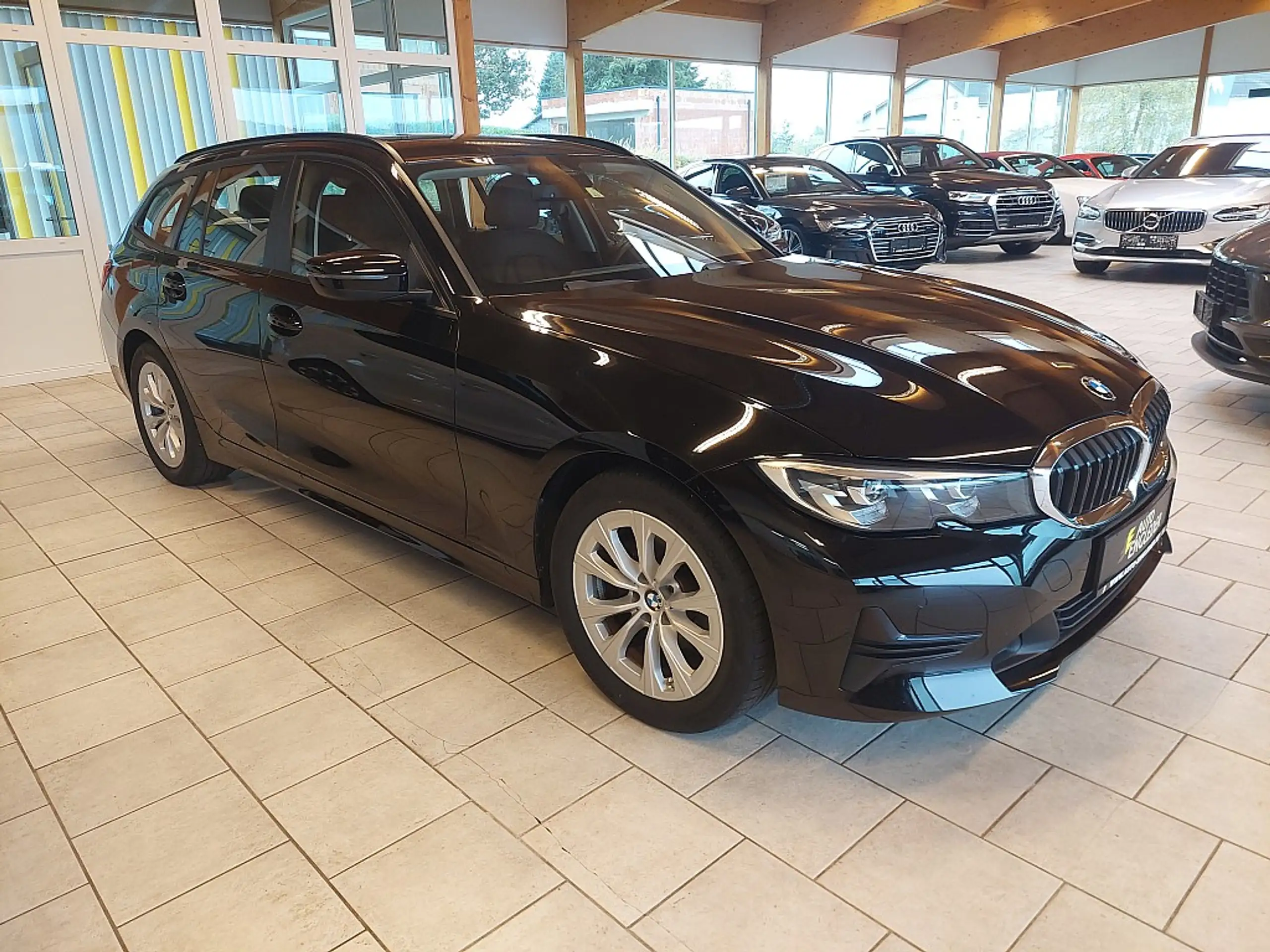 BMW - 320