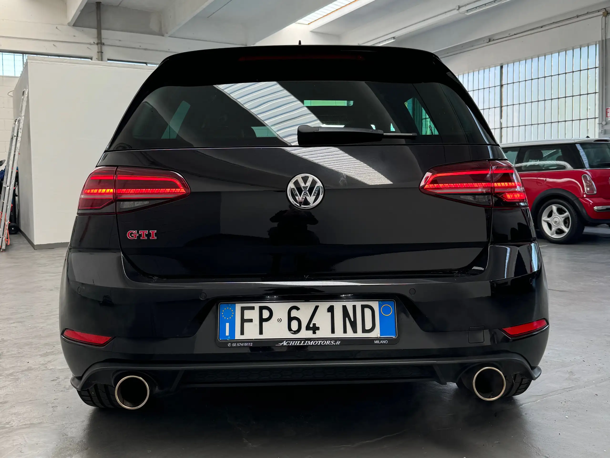 Volkswagen - Golf GTI