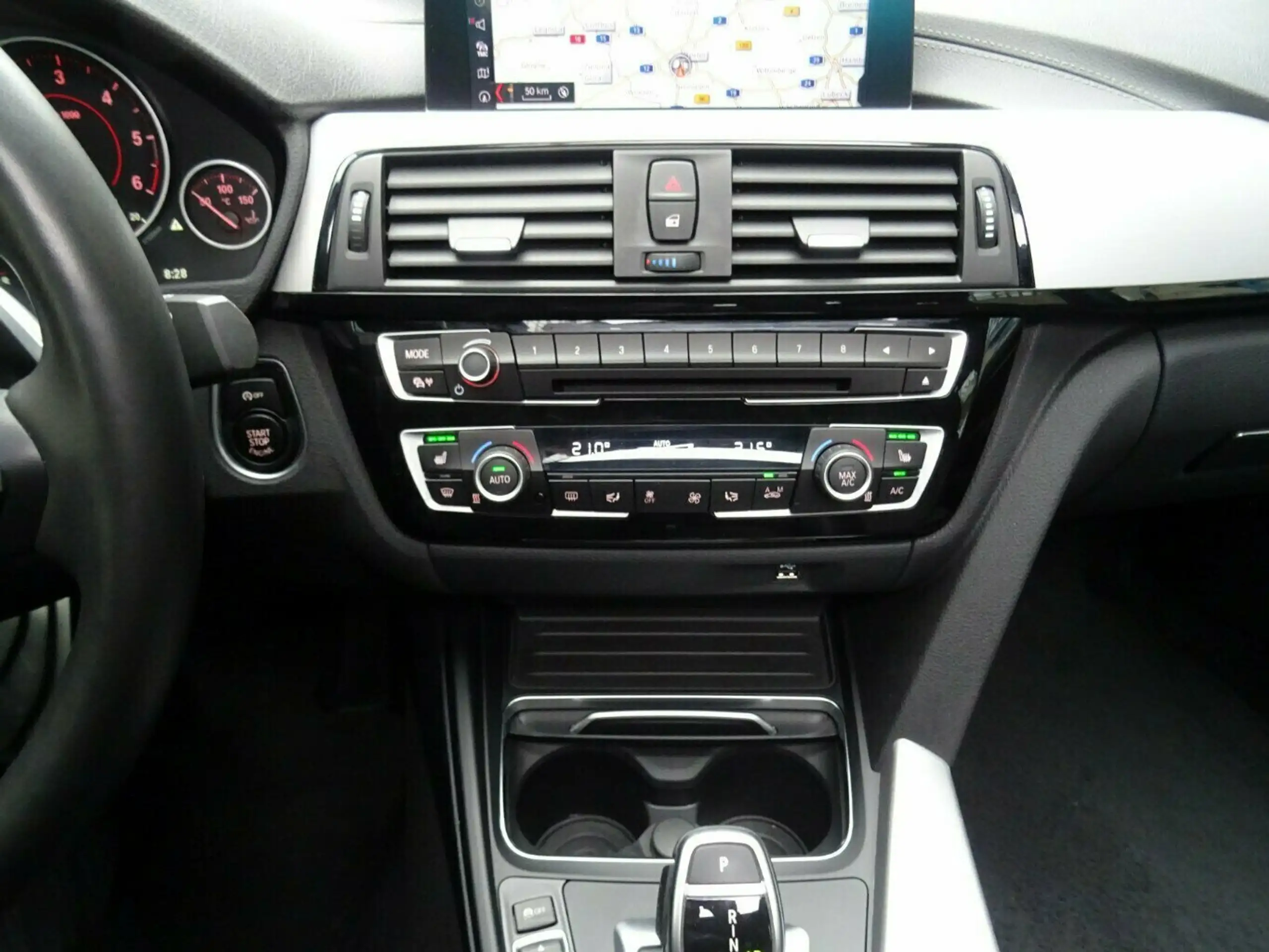 BMW - 320