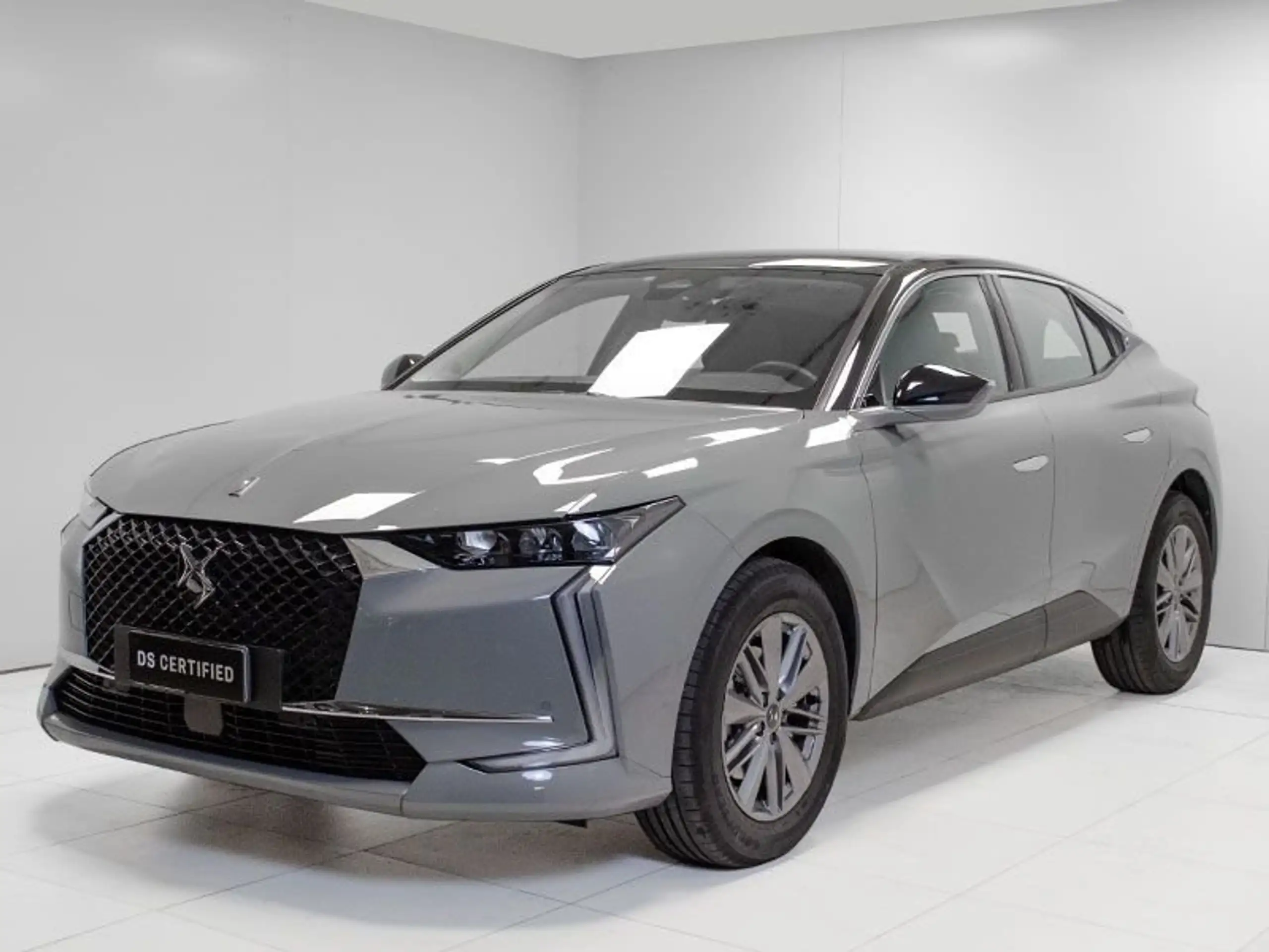 DS Automobiles - DS 4