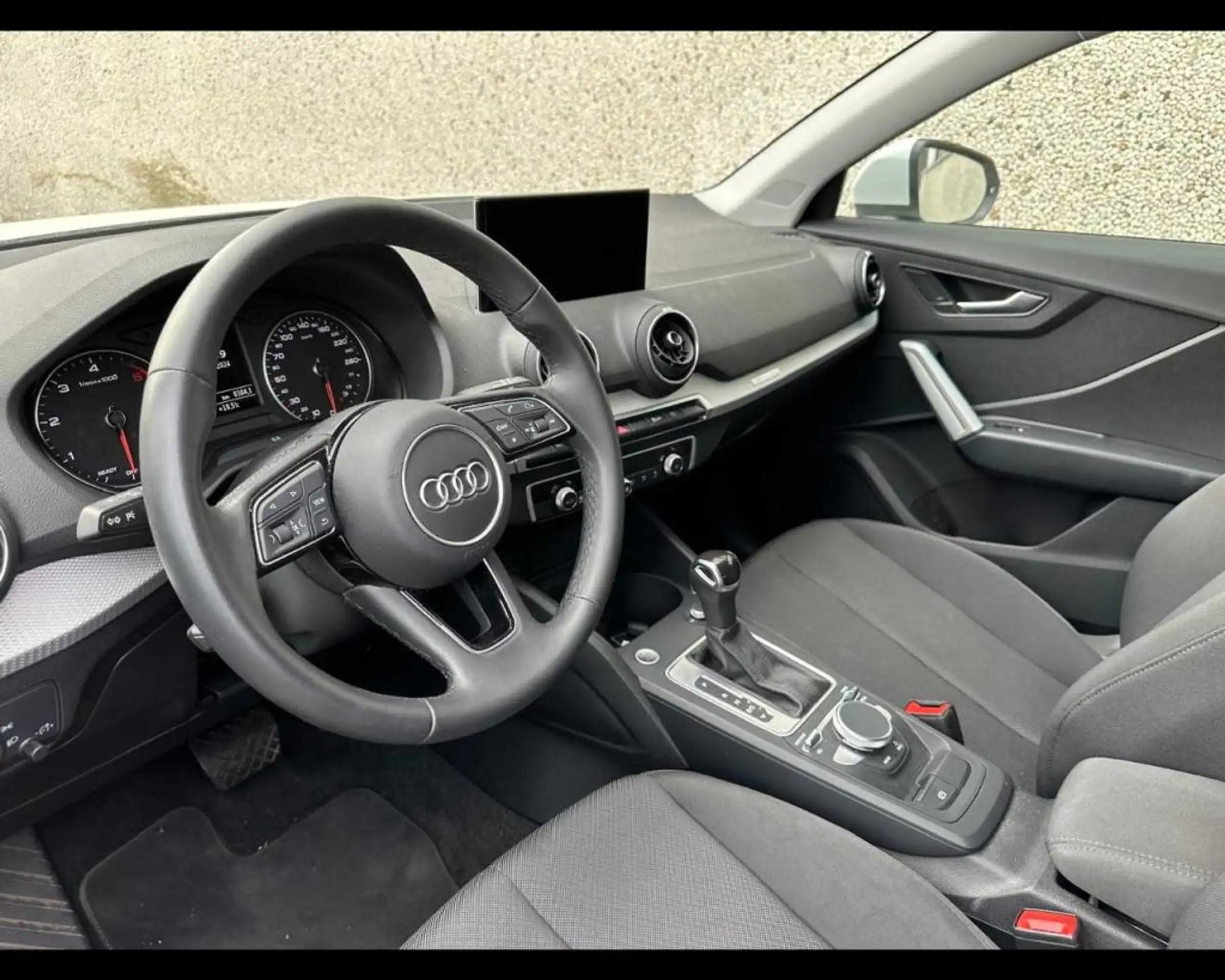 Audi - Q2