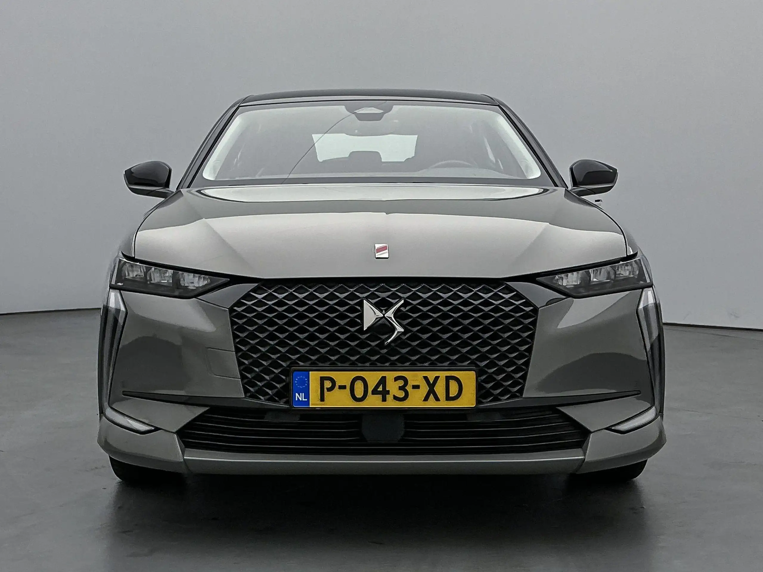 DS Automobiles - DS 4