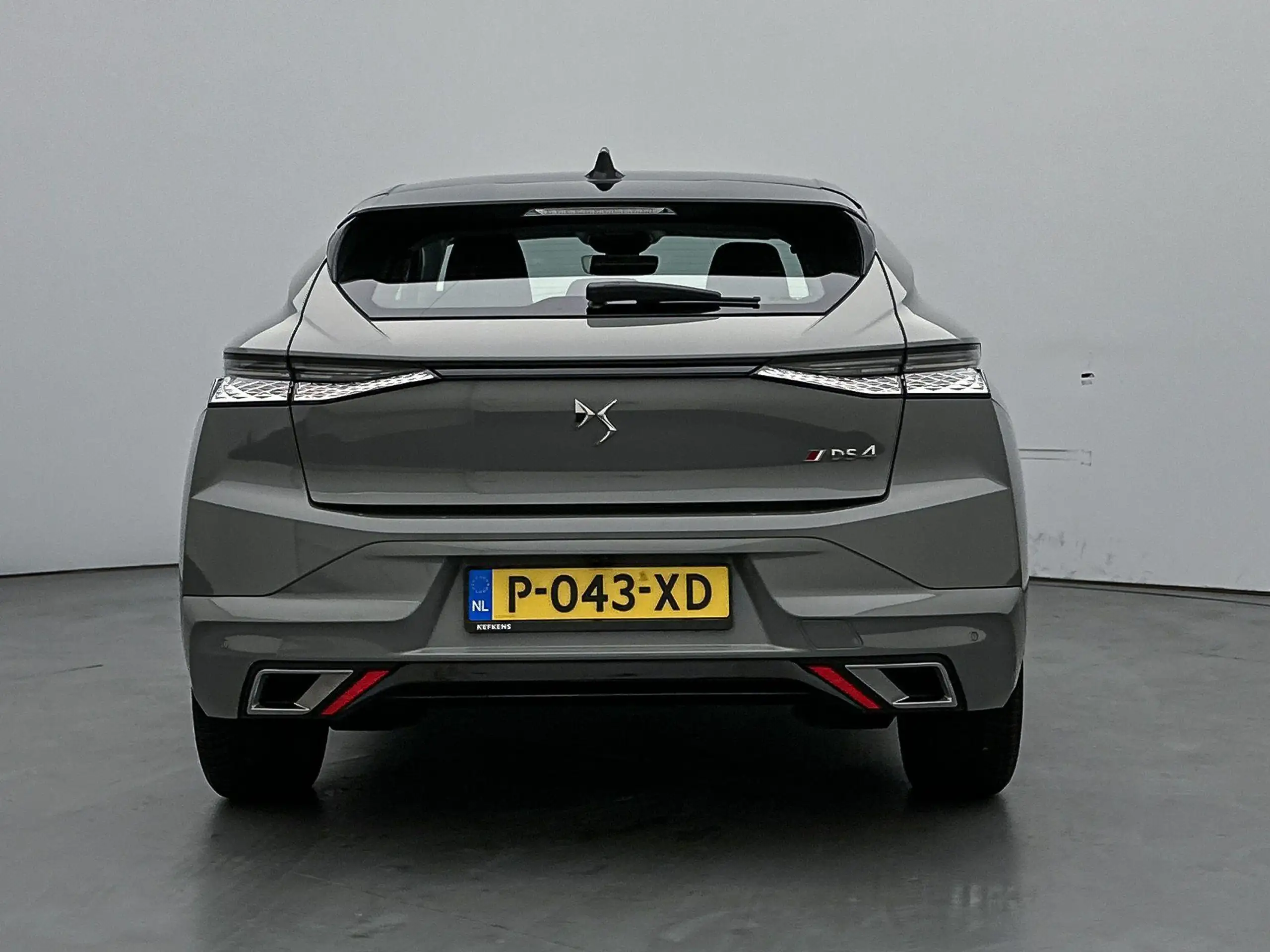 DS Automobiles - DS 4