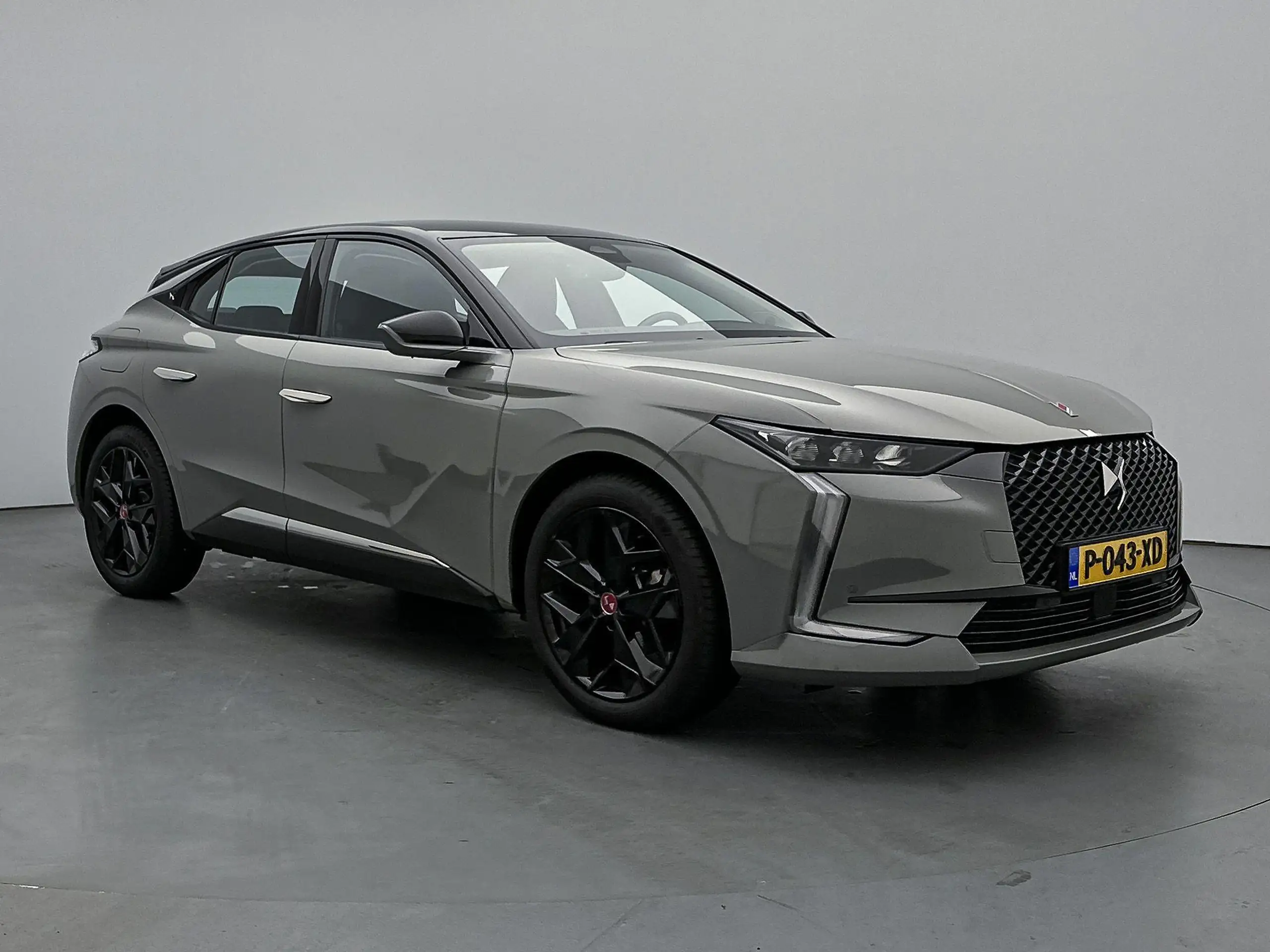 DS Automobiles - DS 4