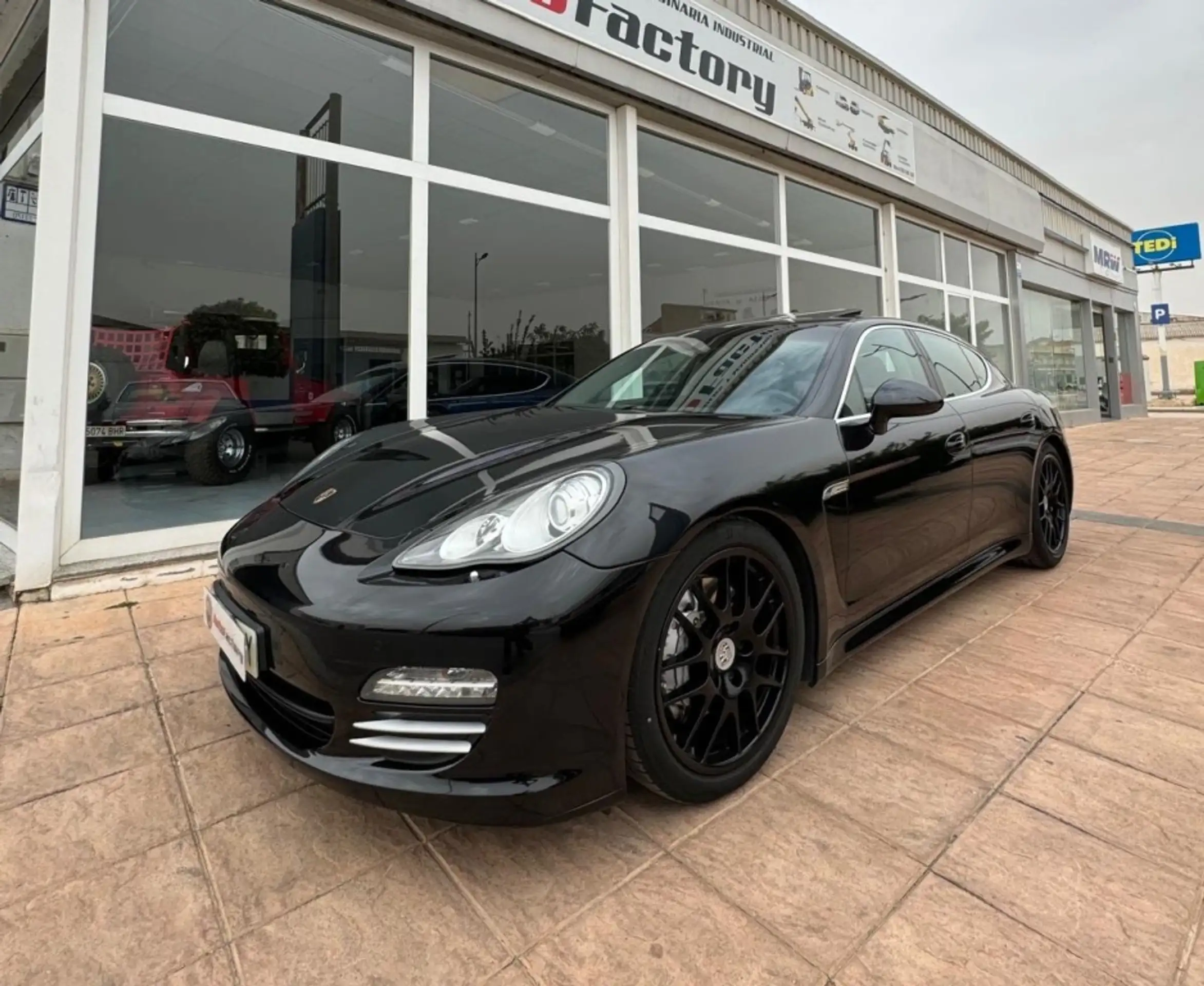 Porsche - Panamera