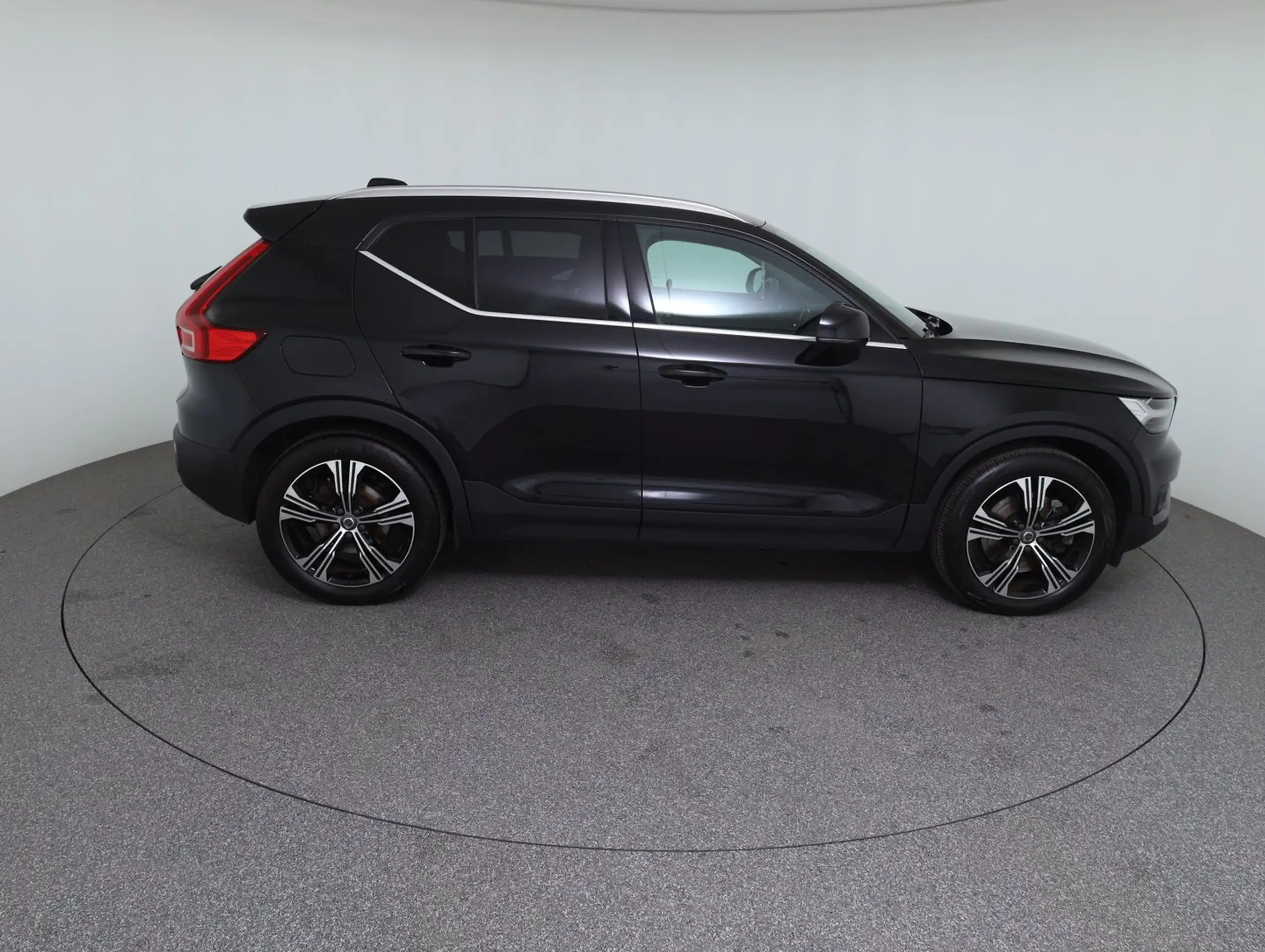 Volvo - XC40