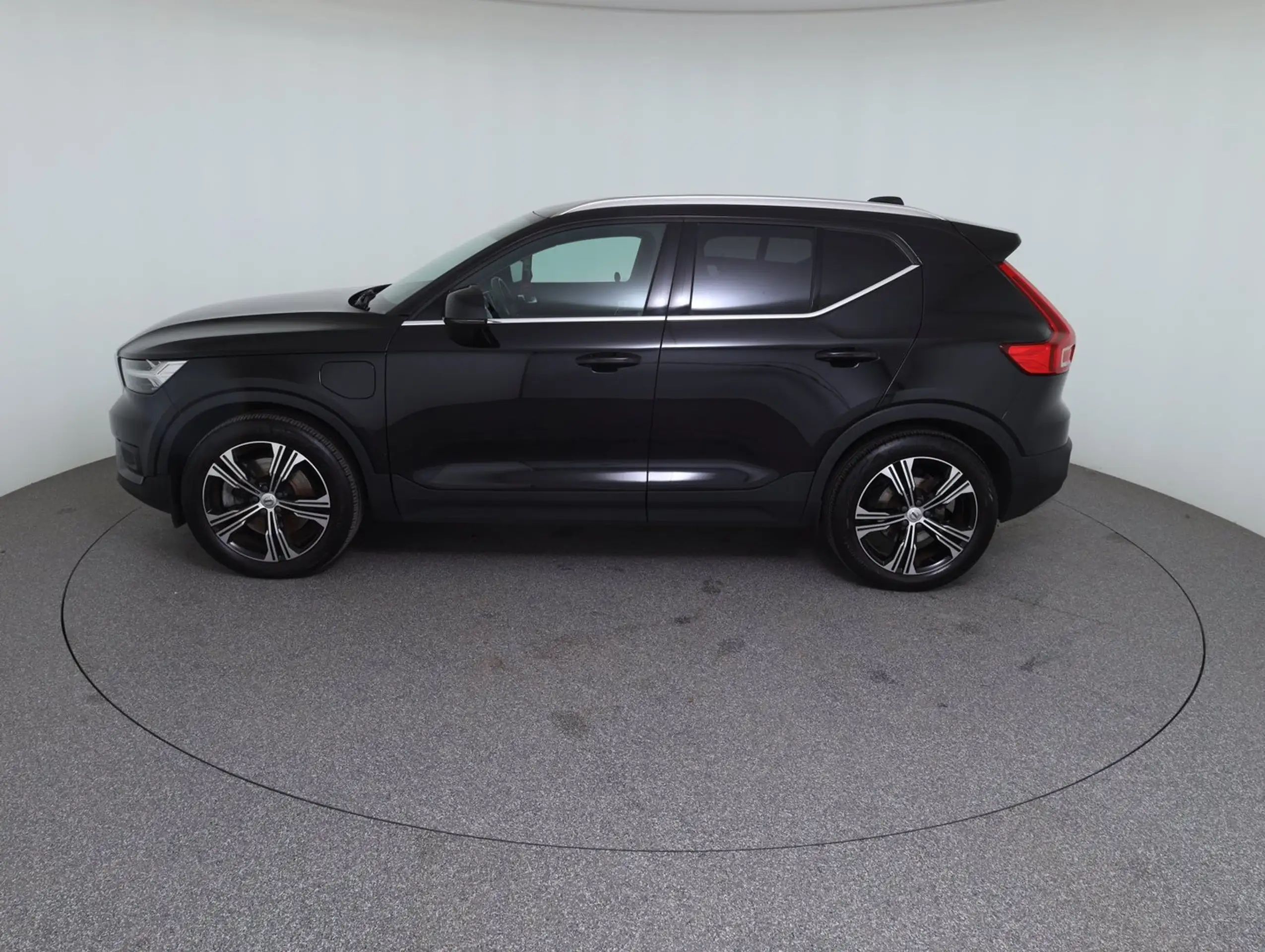 Volvo - XC40