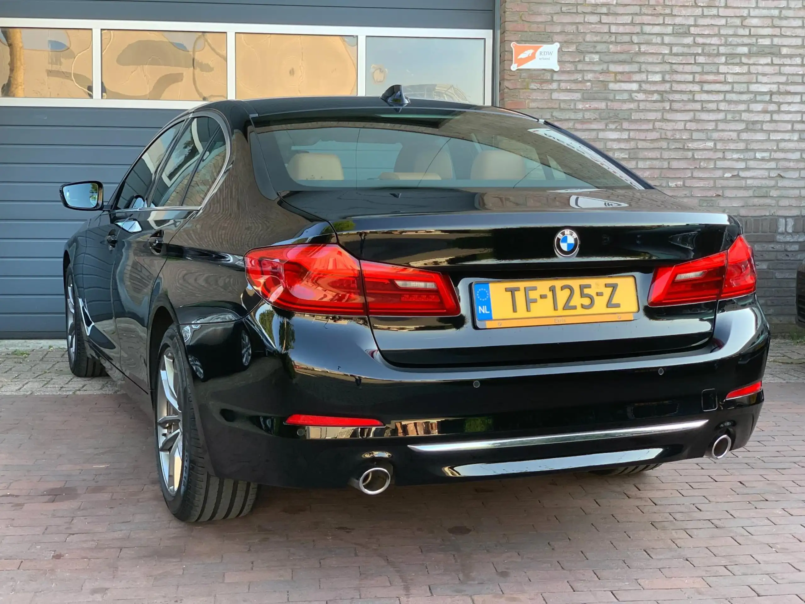 BMW - 520