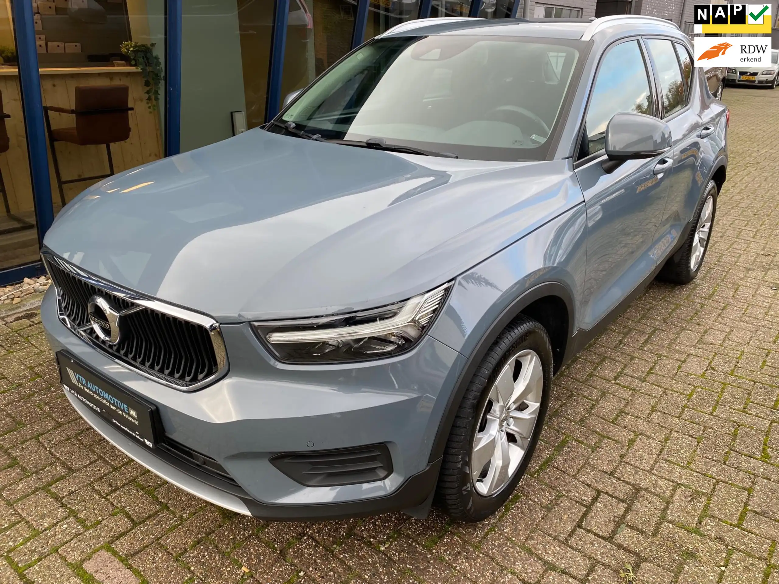 Volvo - XC40