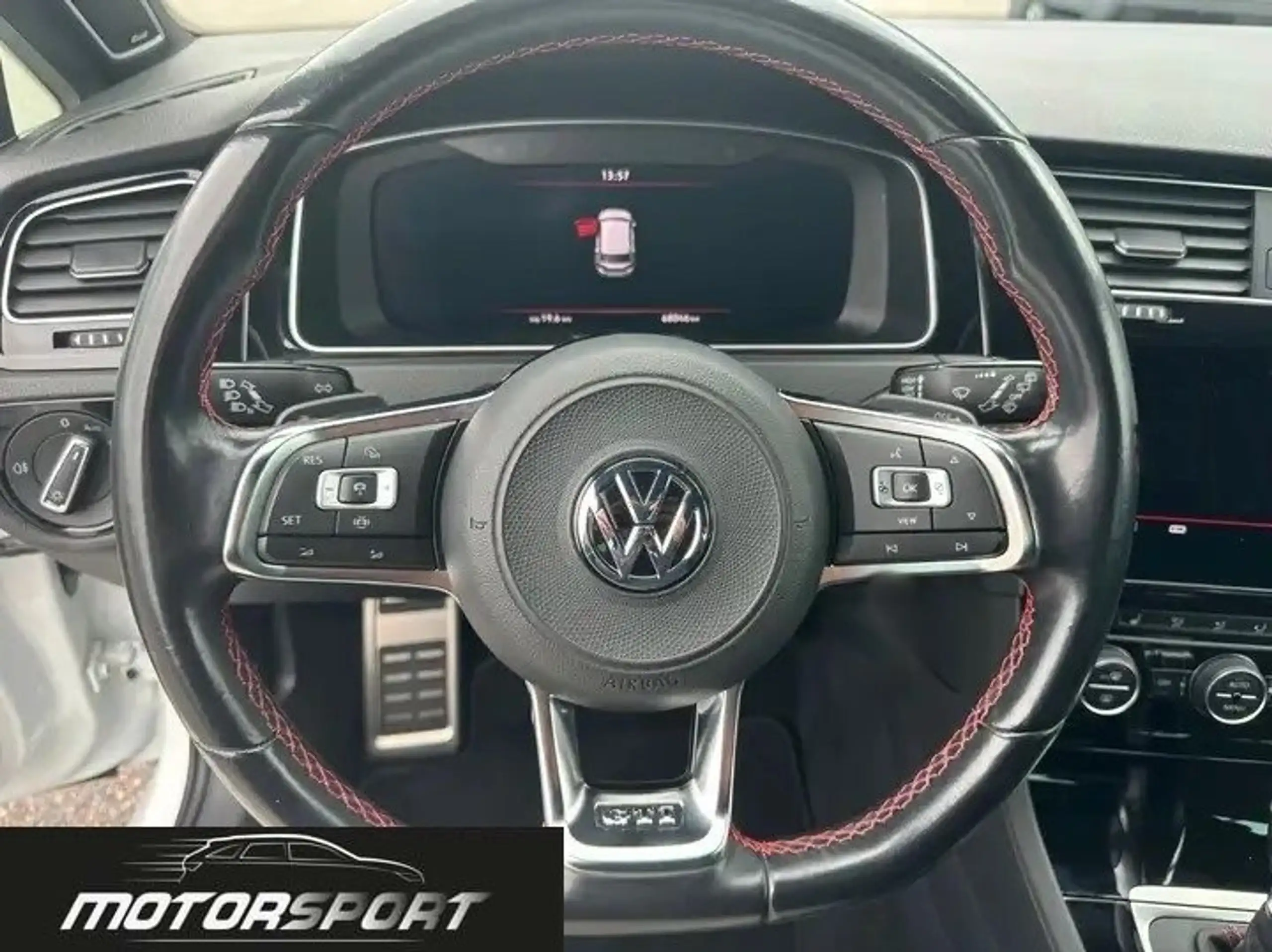 Volkswagen - Golf GTI