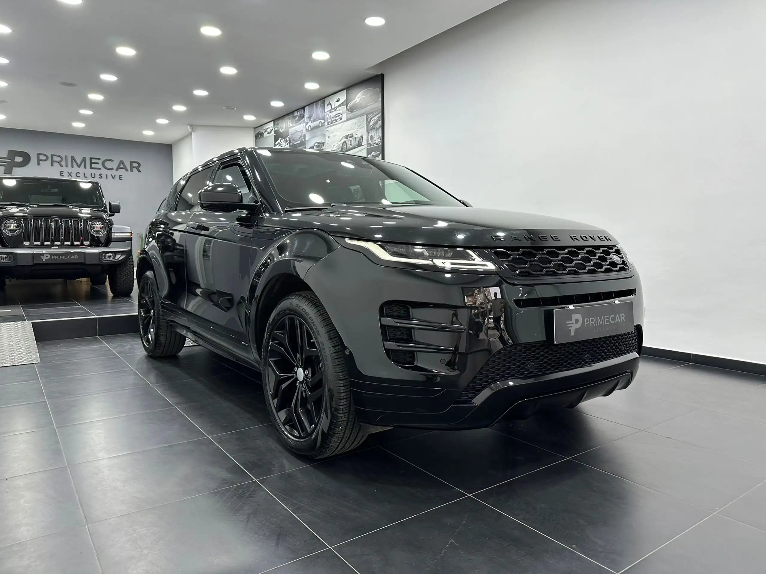 Land Rover - Range Rover Evoque