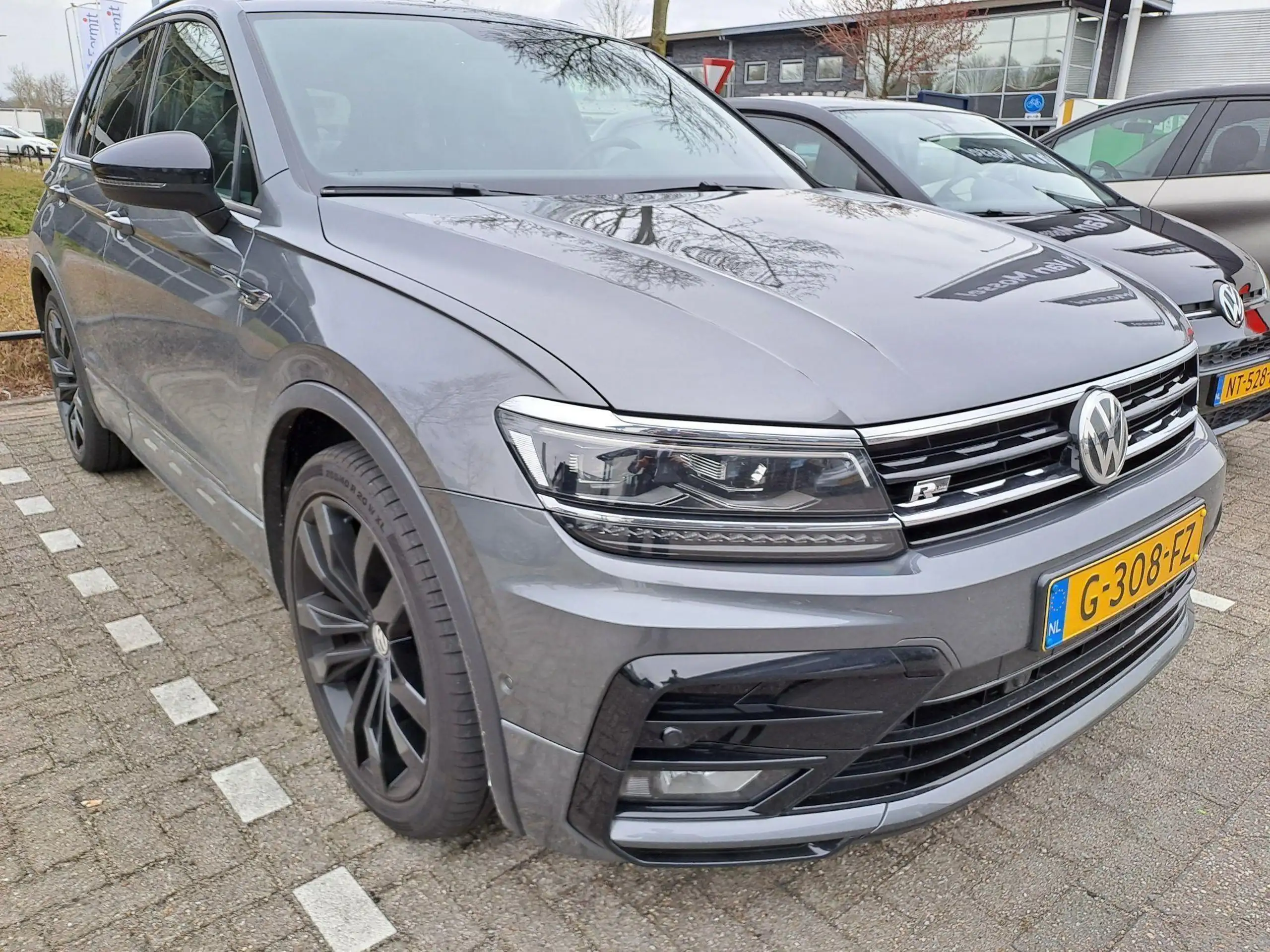 Volkswagen - Tiguan