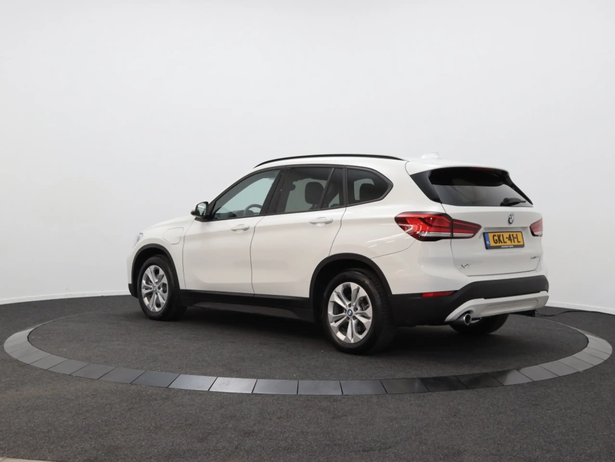 BMW - X1