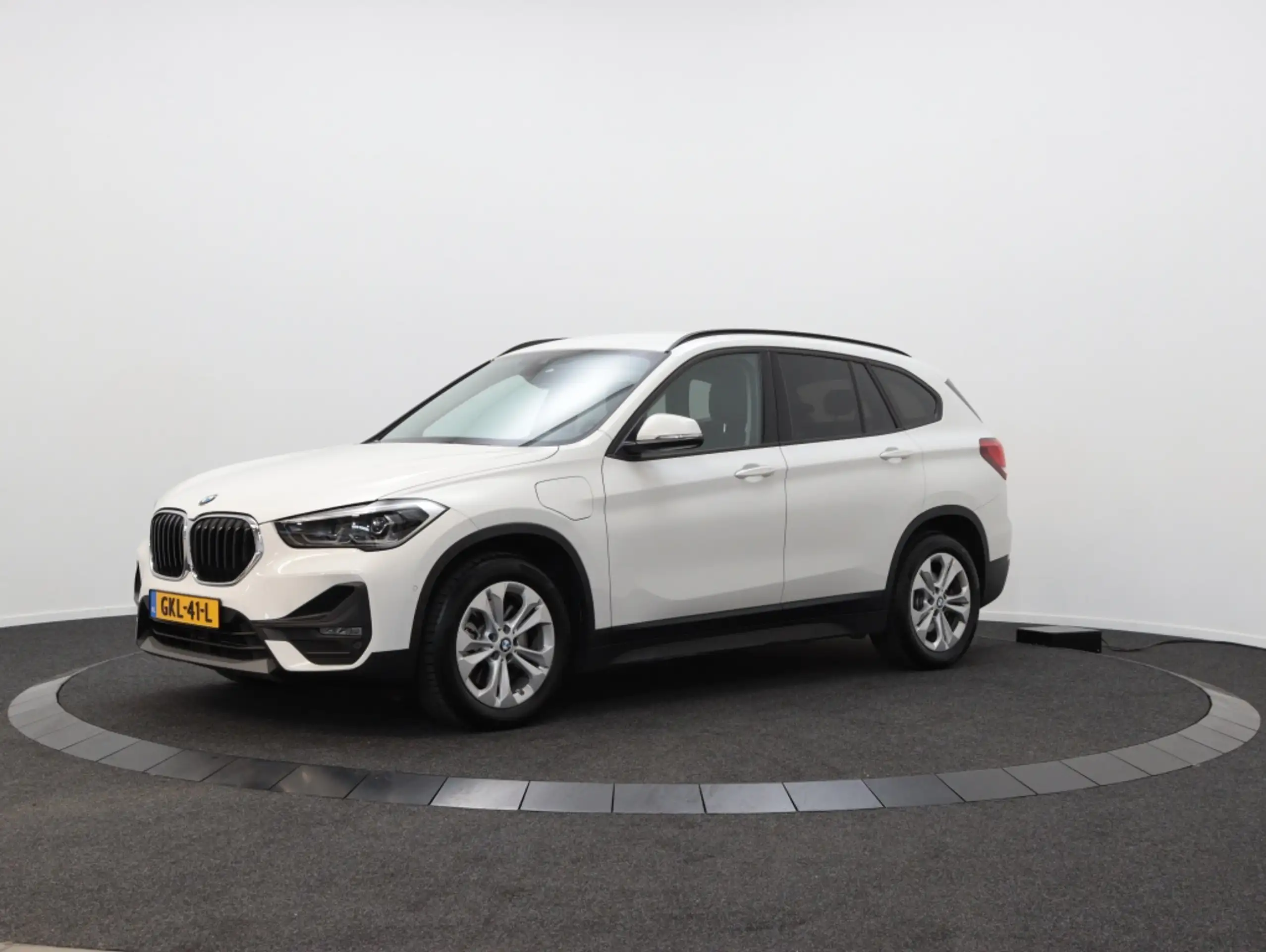 BMW - X1