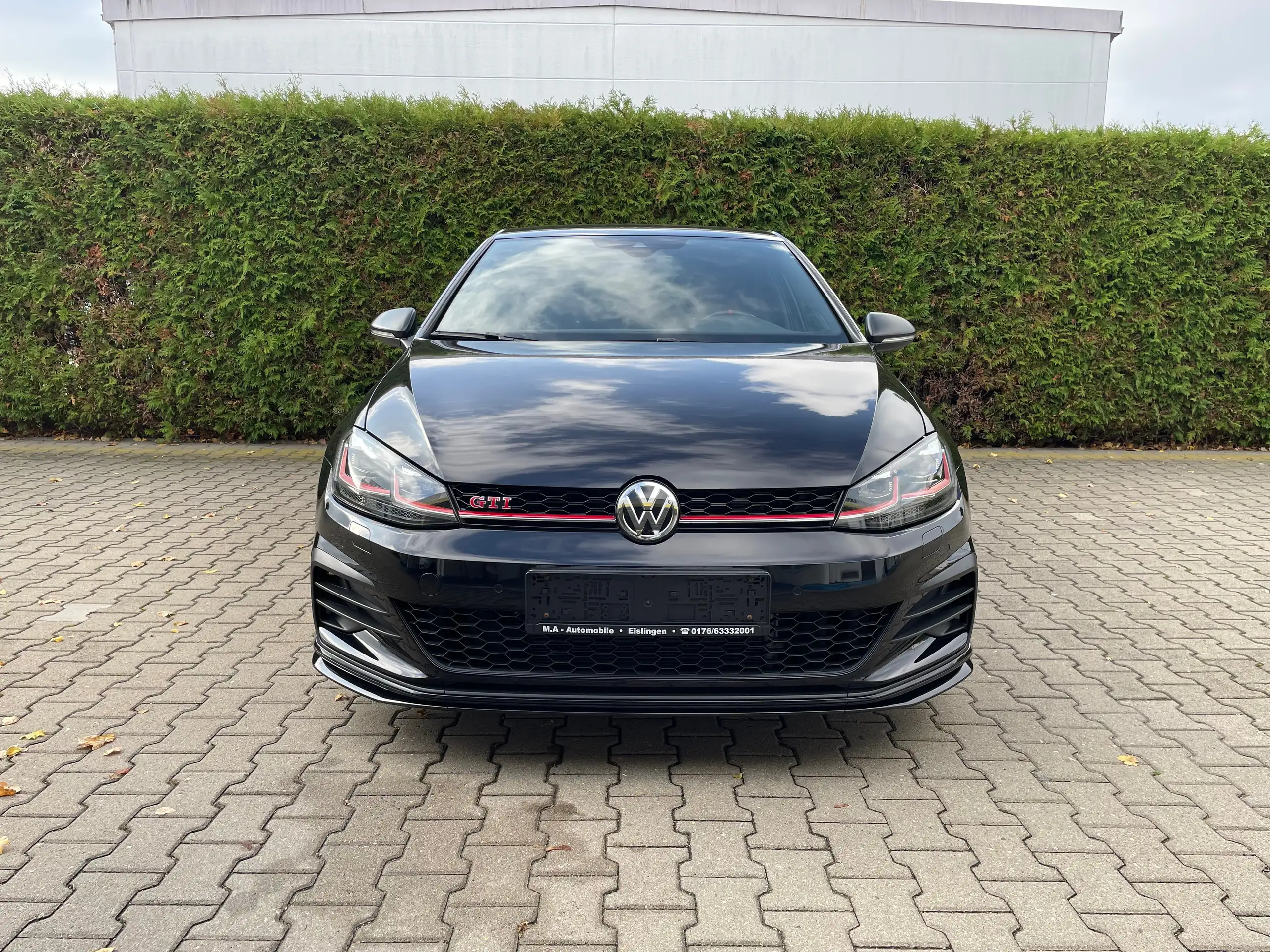 Volkswagen - Golf GTI