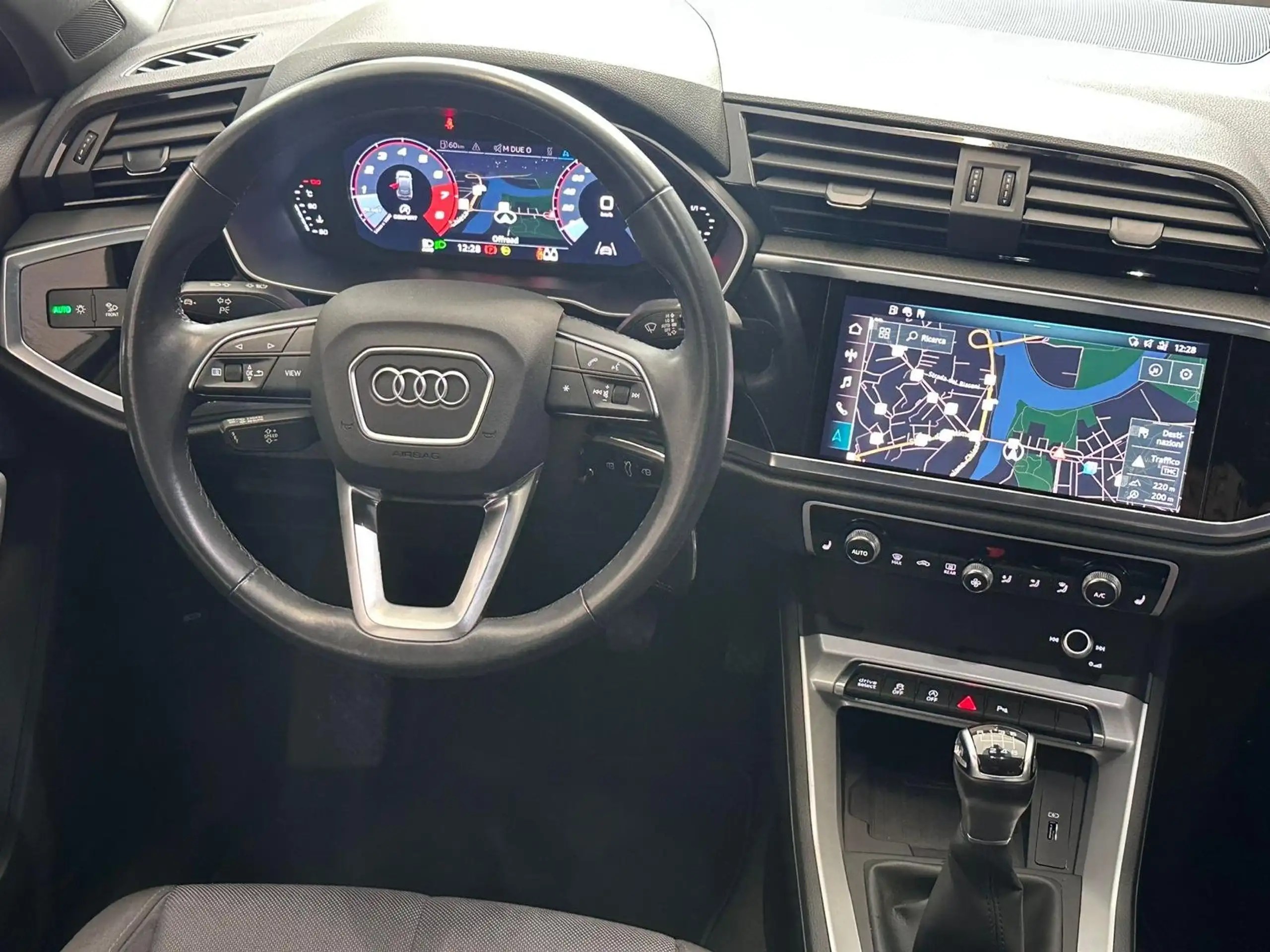 Audi - Q3