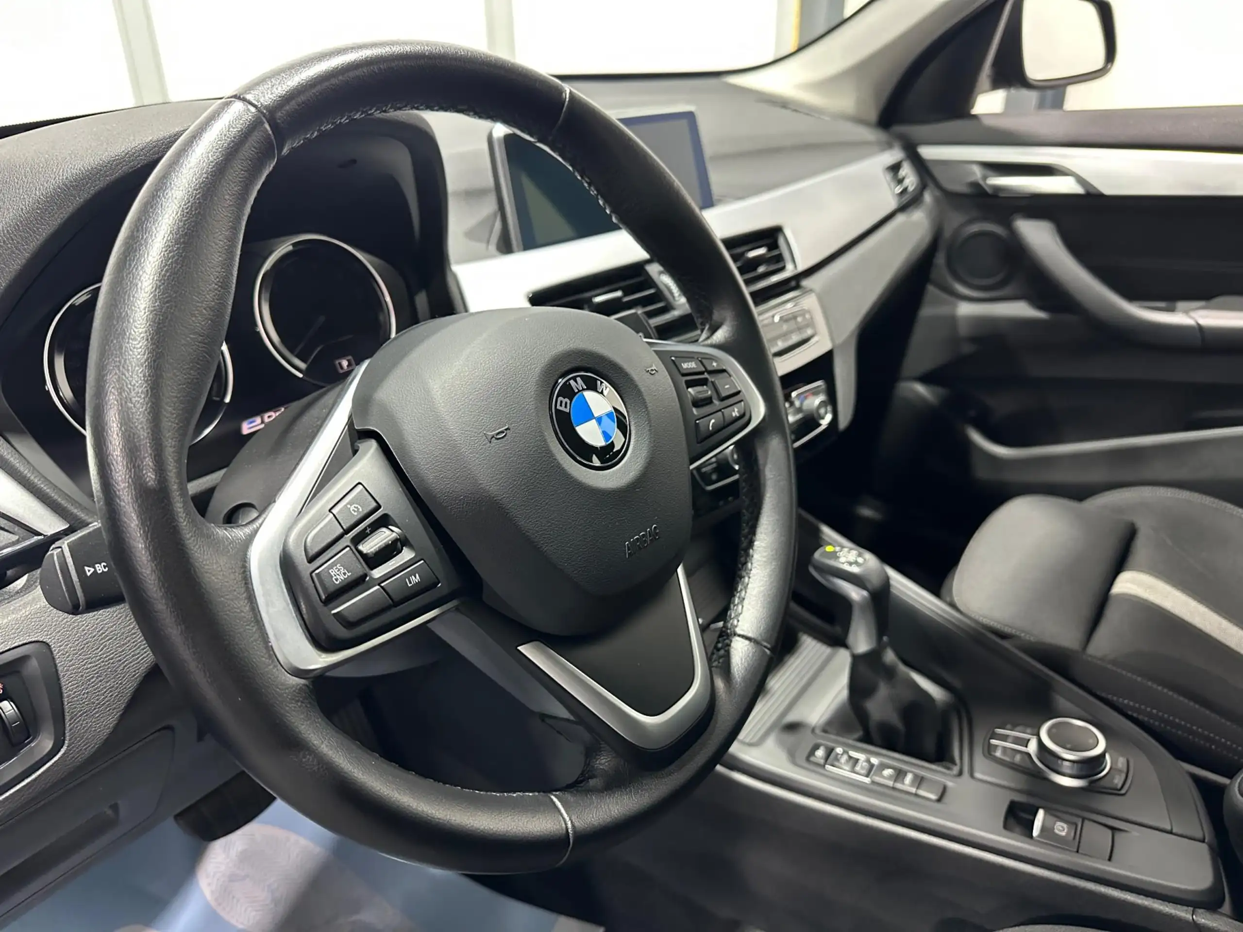 BMW - X1