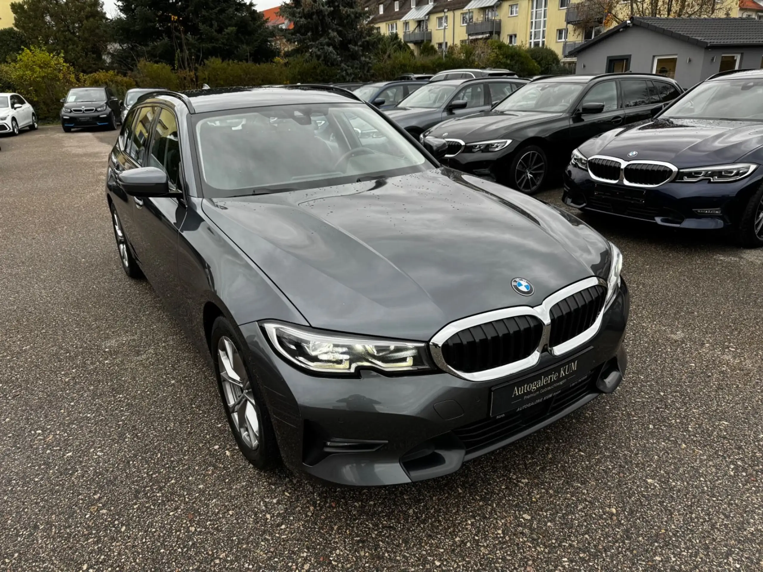 BMW - 320