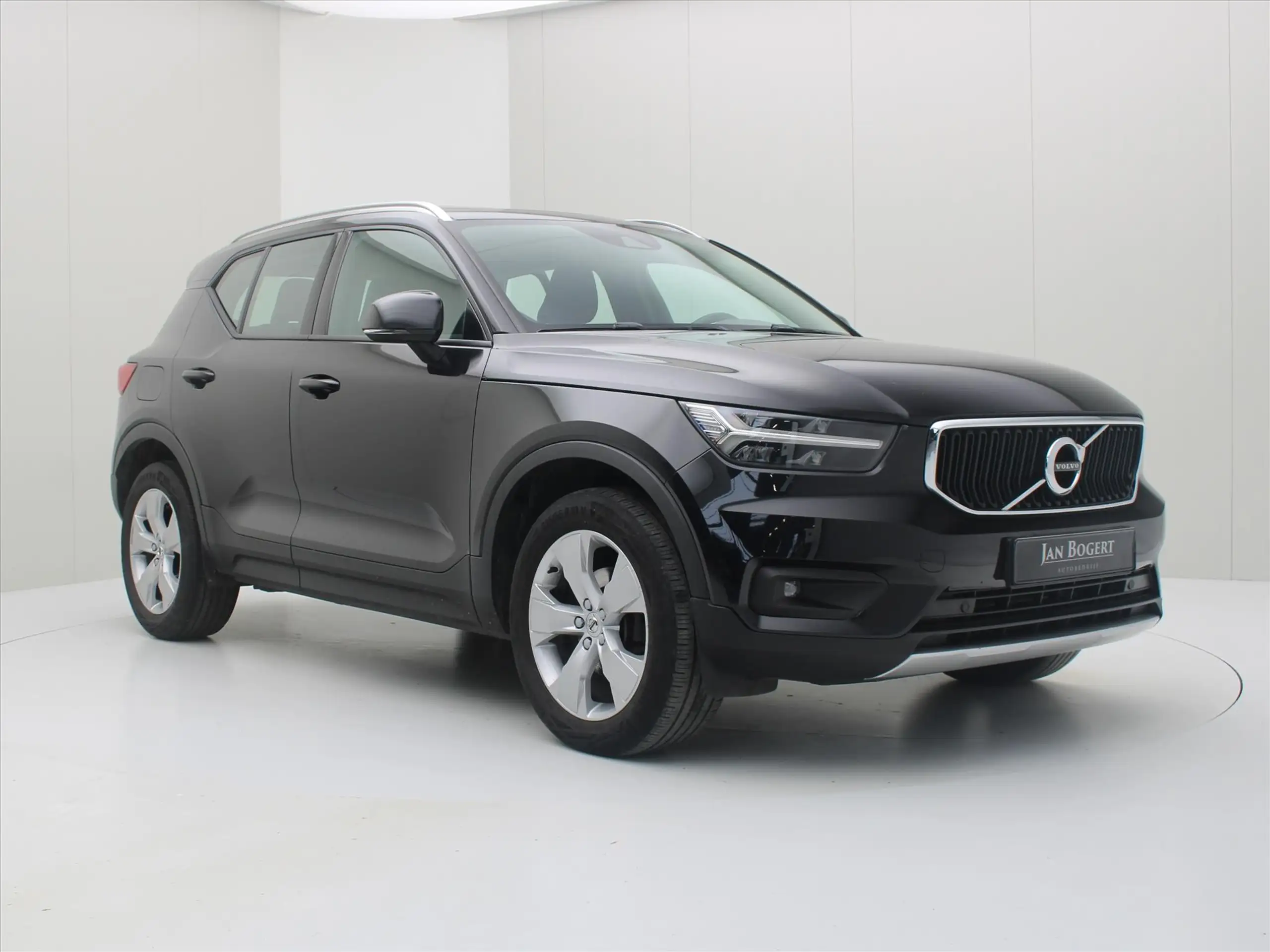 Volvo - XC40