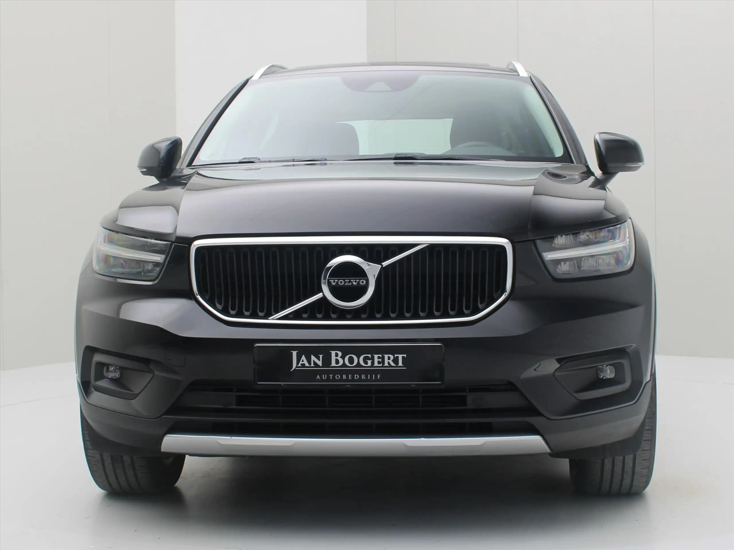 Volvo - XC40