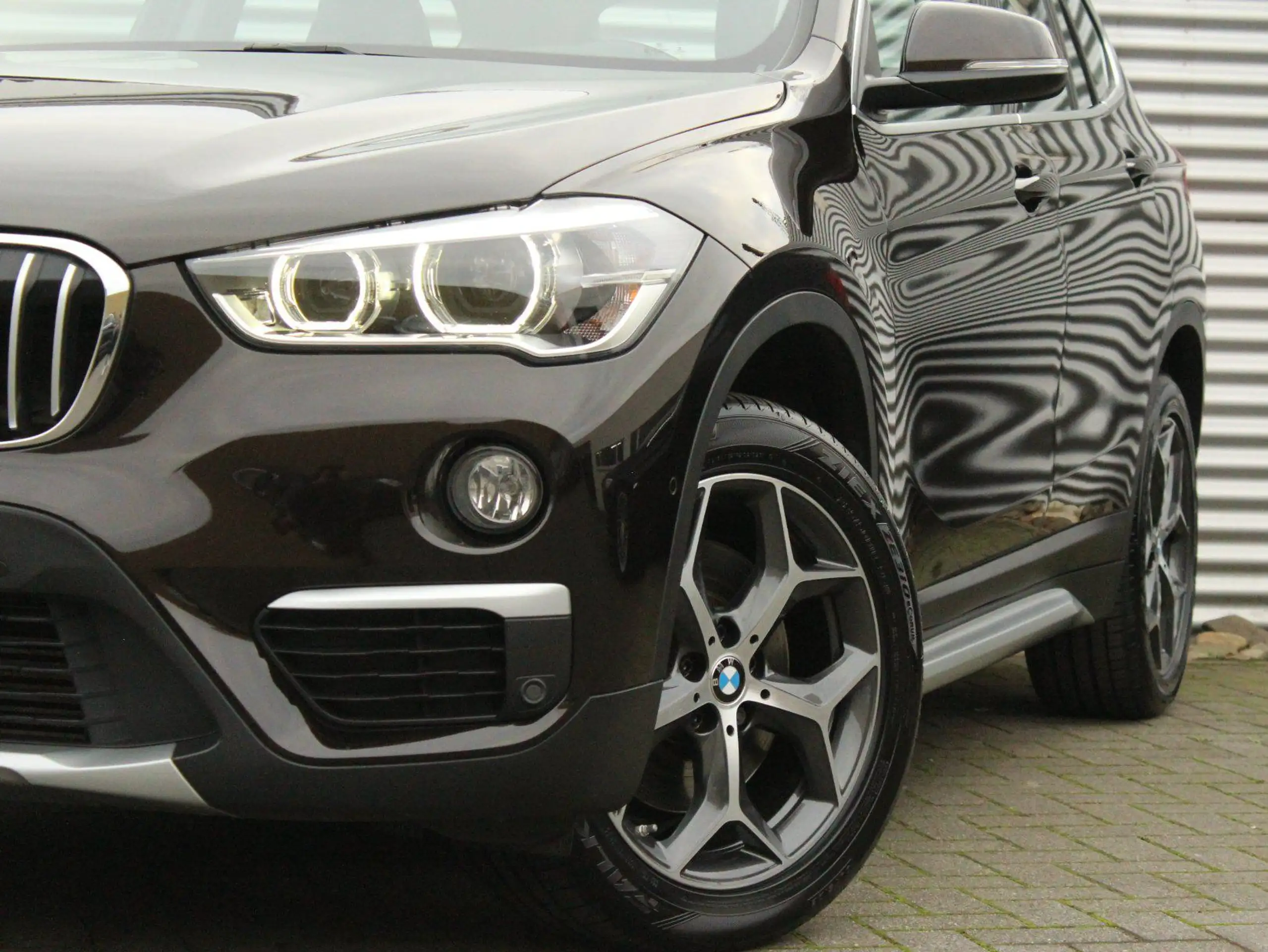 BMW - X1