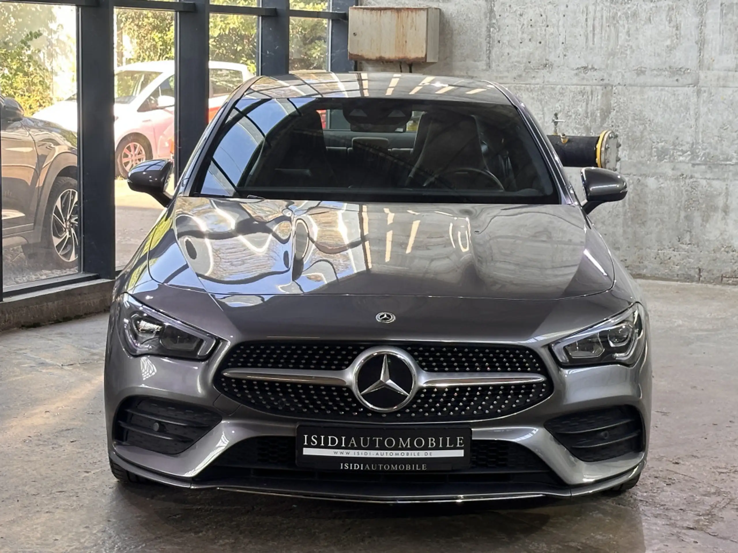 Mercedes-Benz - CLA 180